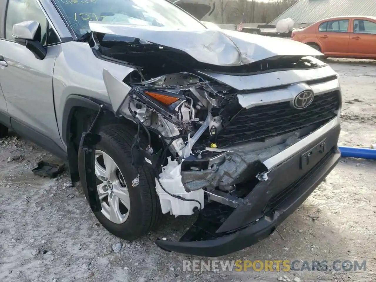 9 Photograph of a damaged car 2T3P1RFV2MC178658 TOYOTA RAV4 2021