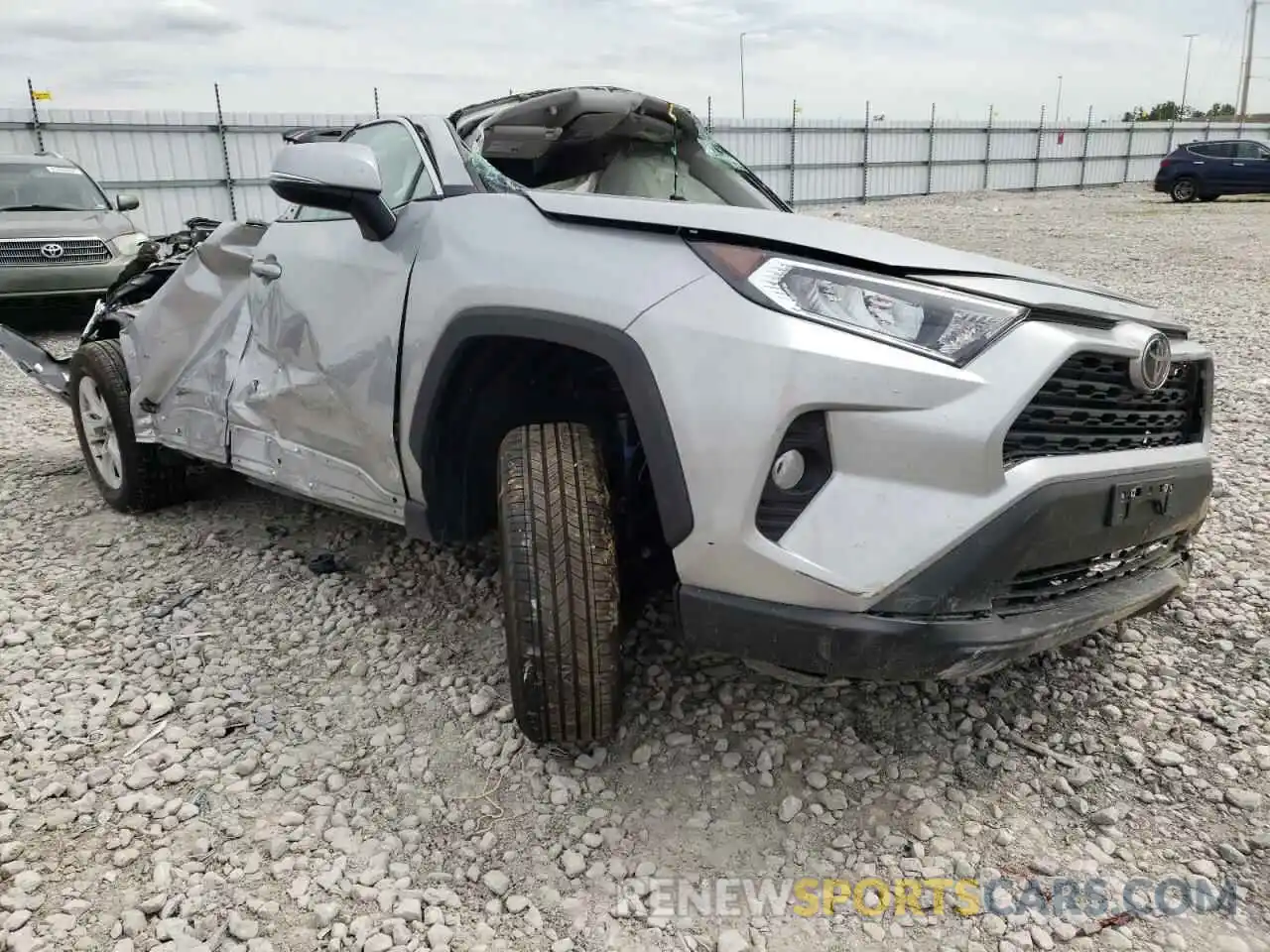 1 Photograph of a damaged car 2T3P1RFV2MC182712 TOYOTA RAV4 2021