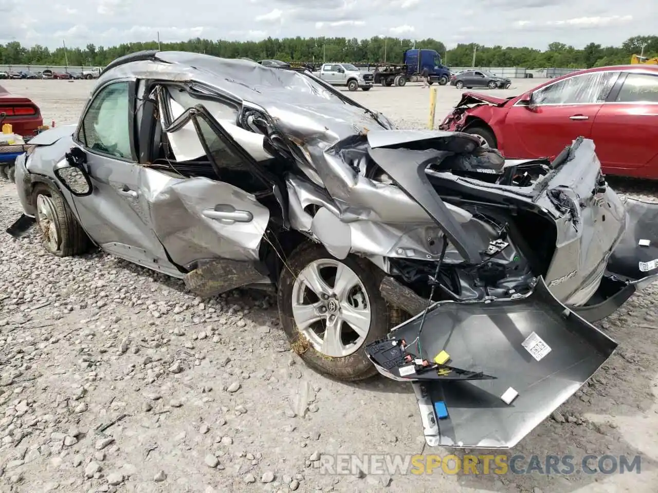 3 Photograph of a damaged car 2T3P1RFV2MC182712 TOYOTA RAV4 2021