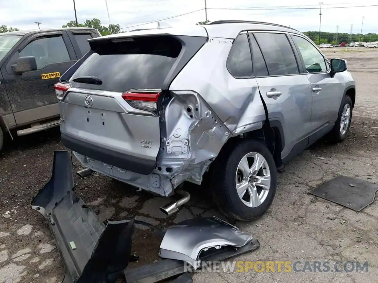 4 Photograph of a damaged car 2T3P1RFV2MC188509 TOYOTA RAV4 2021