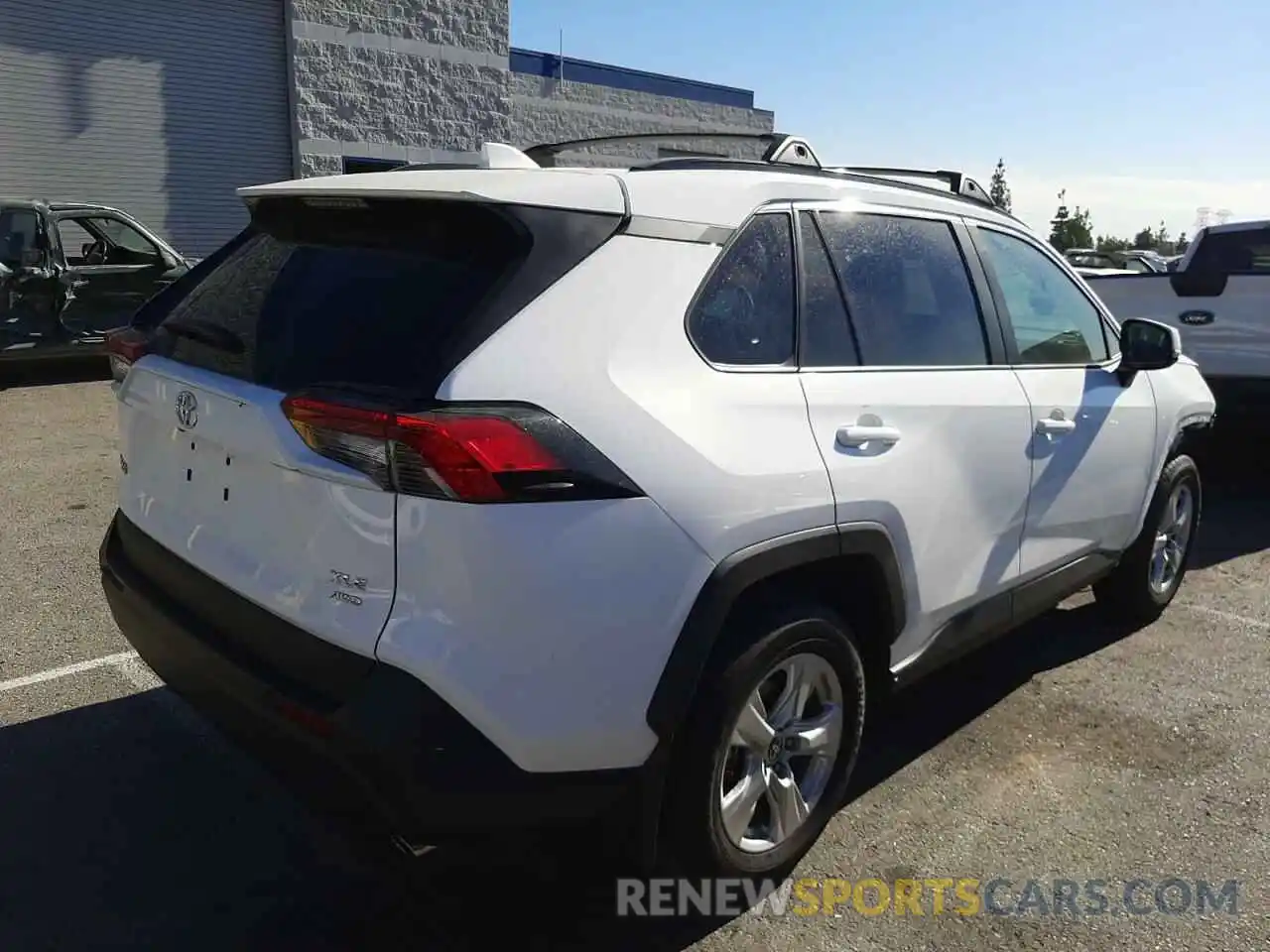 4 Photograph of a damaged car 2T3P1RFV2MC219726 TOYOTA RAV4 2021