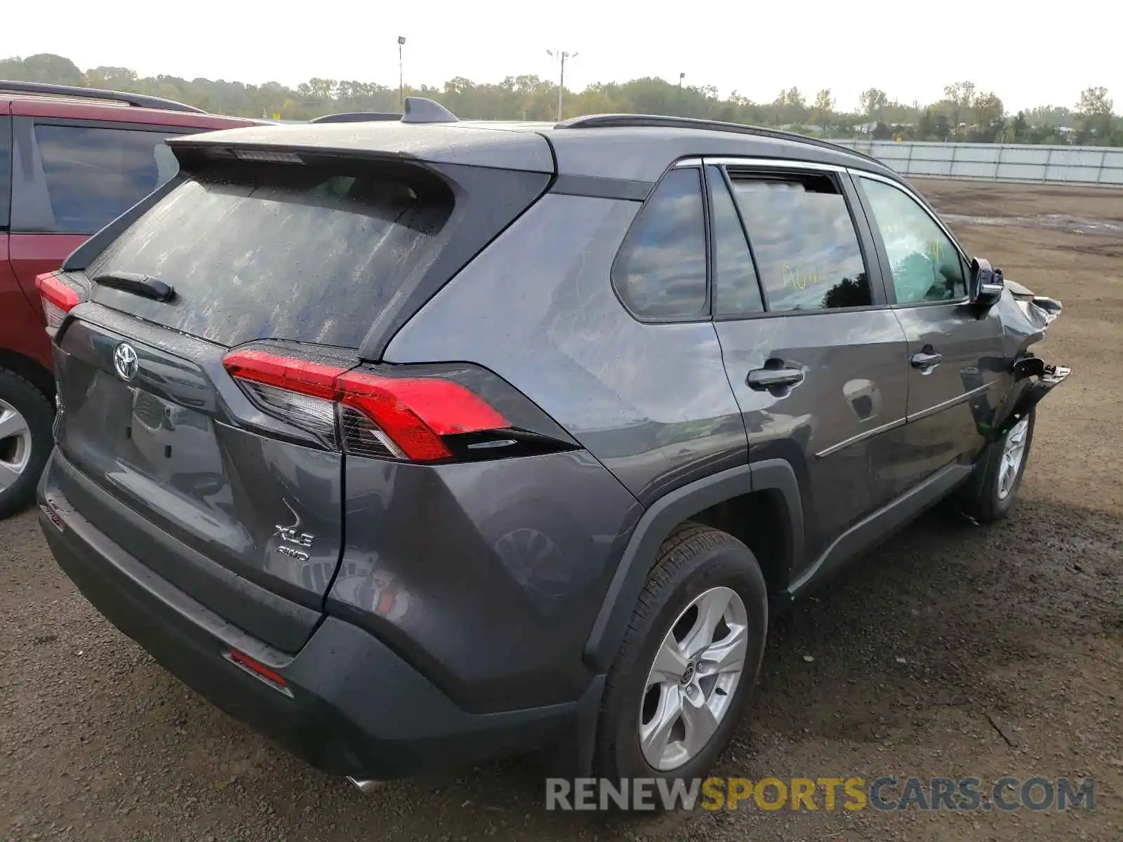 4 Photograph of a damaged car 2T3P1RFV2MC225929 TOYOTA RAV4 2021