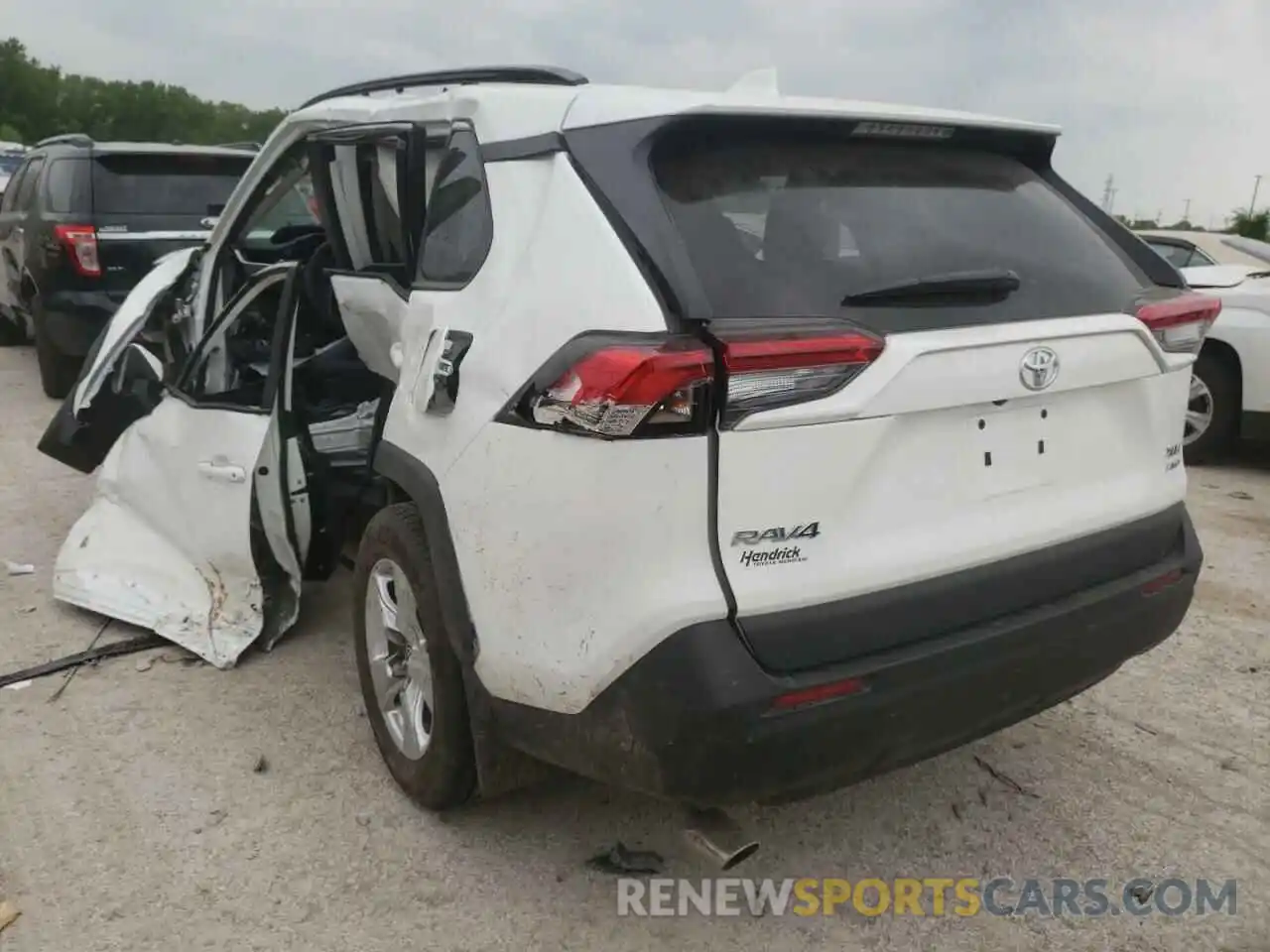 3 Photograph of a damaged car 2T3P1RFV2MC242231 TOYOTA RAV4 2021