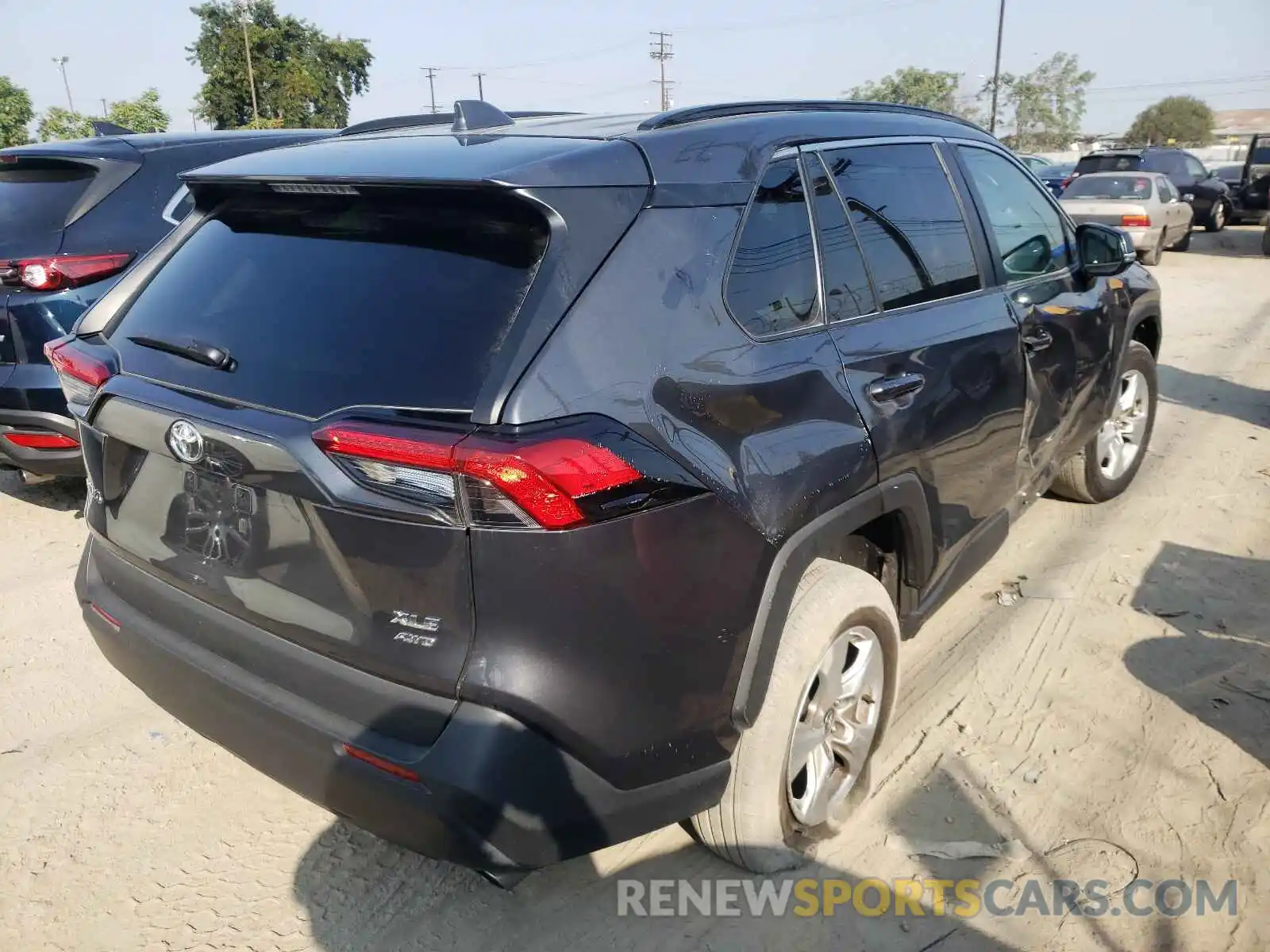 4 Photograph of a damaged car 2T3P1RFV2MW141107 TOYOTA RAV4 2021