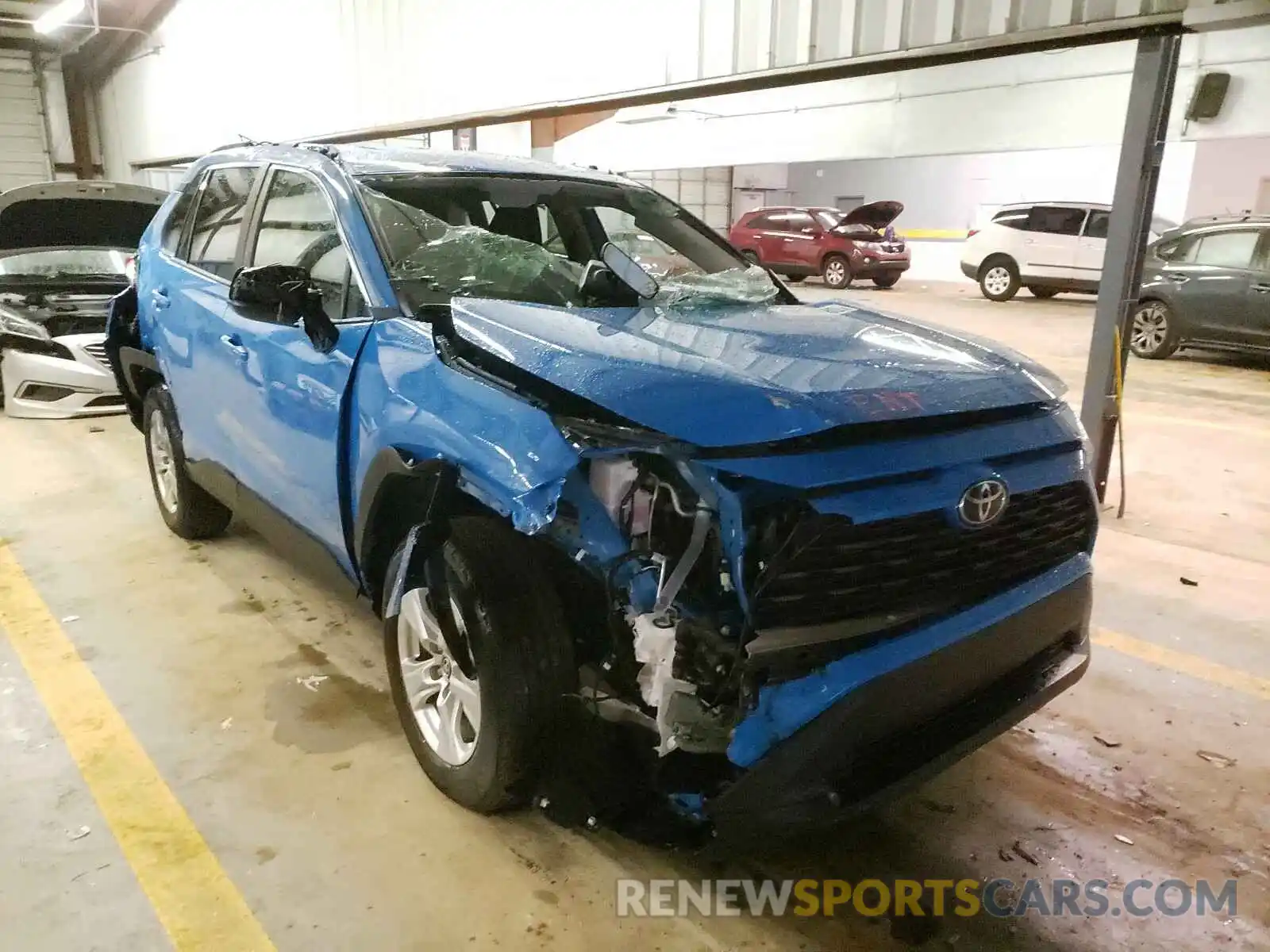 1 Photograph of a damaged car 2T3P1RFV2MW141611 TOYOTA RAV4 2021