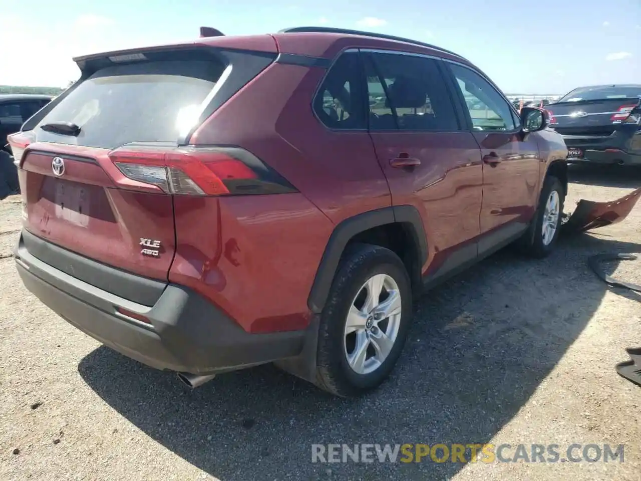 4 Photograph of a damaged car 2T3P1RFV2MW151457 TOYOTA RAV4 2021