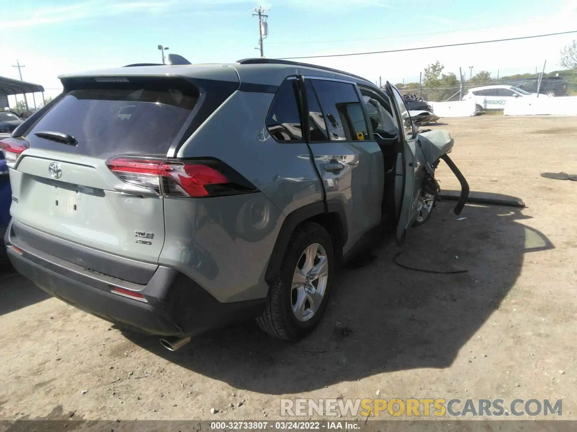 4 Photograph of a damaged car 2T3P1RFV2MW161356 TOYOTA RAV4 2021