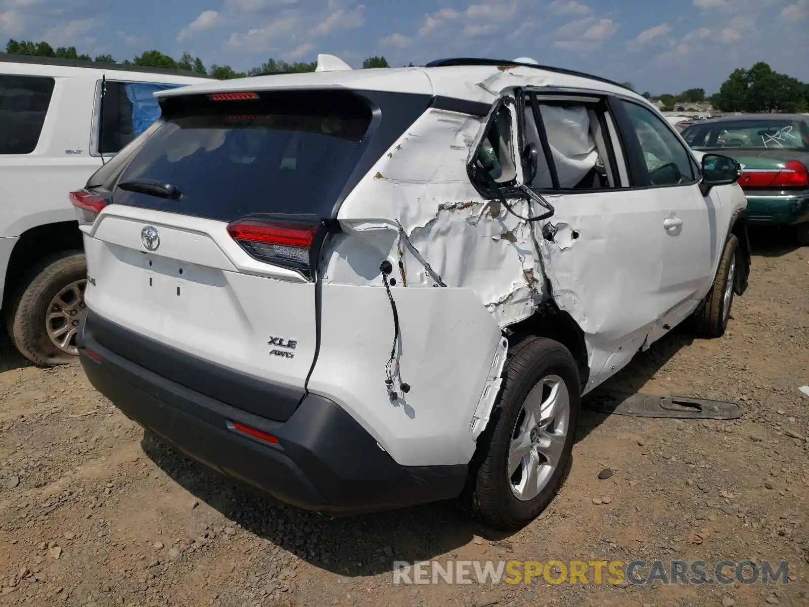 4 Photograph of a damaged car 2T3P1RFV2MW165746 TOYOTA RAV4 2021