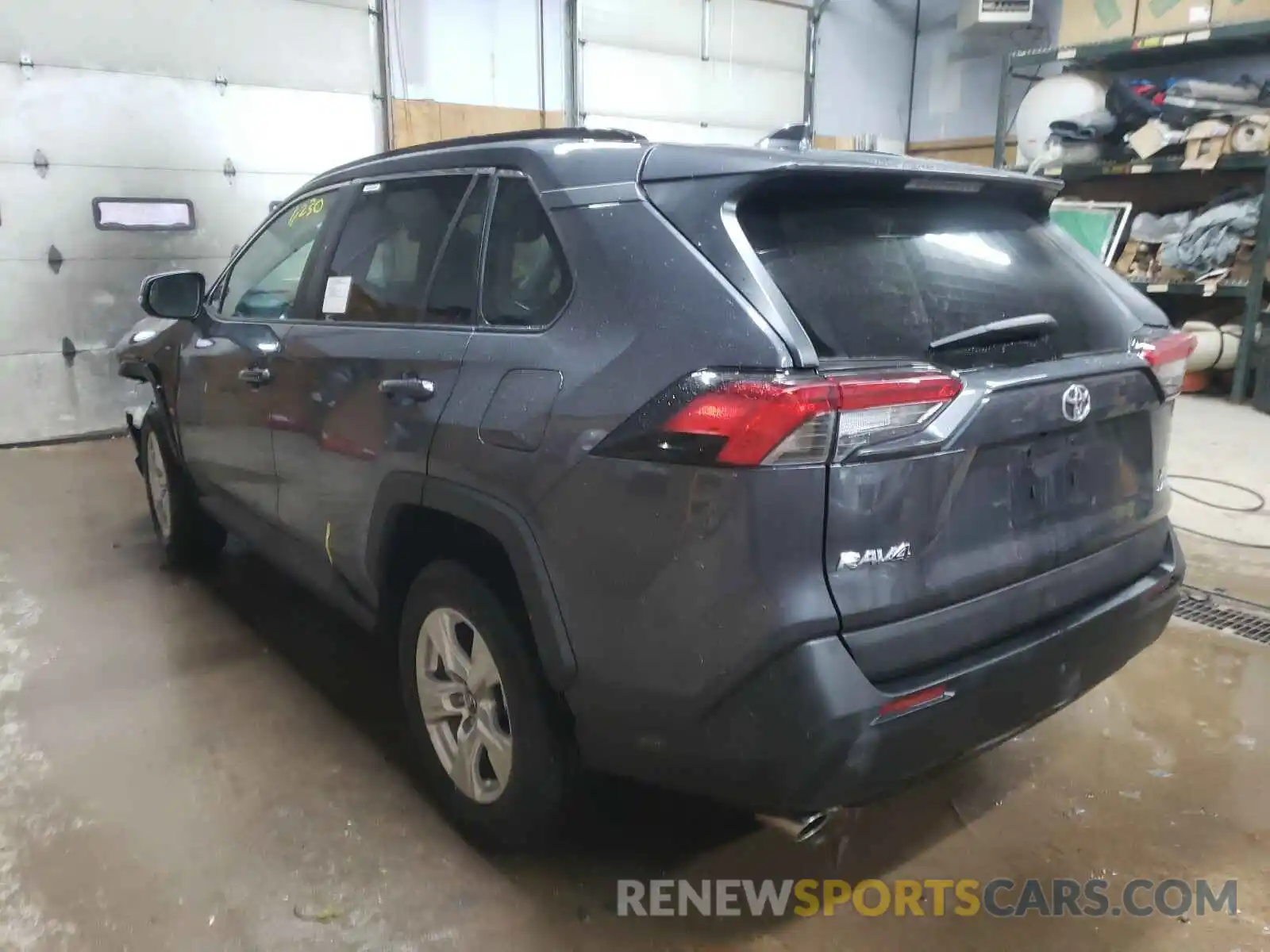 3 Photograph of a damaged car 2T3P1RFV2MW168372 TOYOTA RAV4 2021