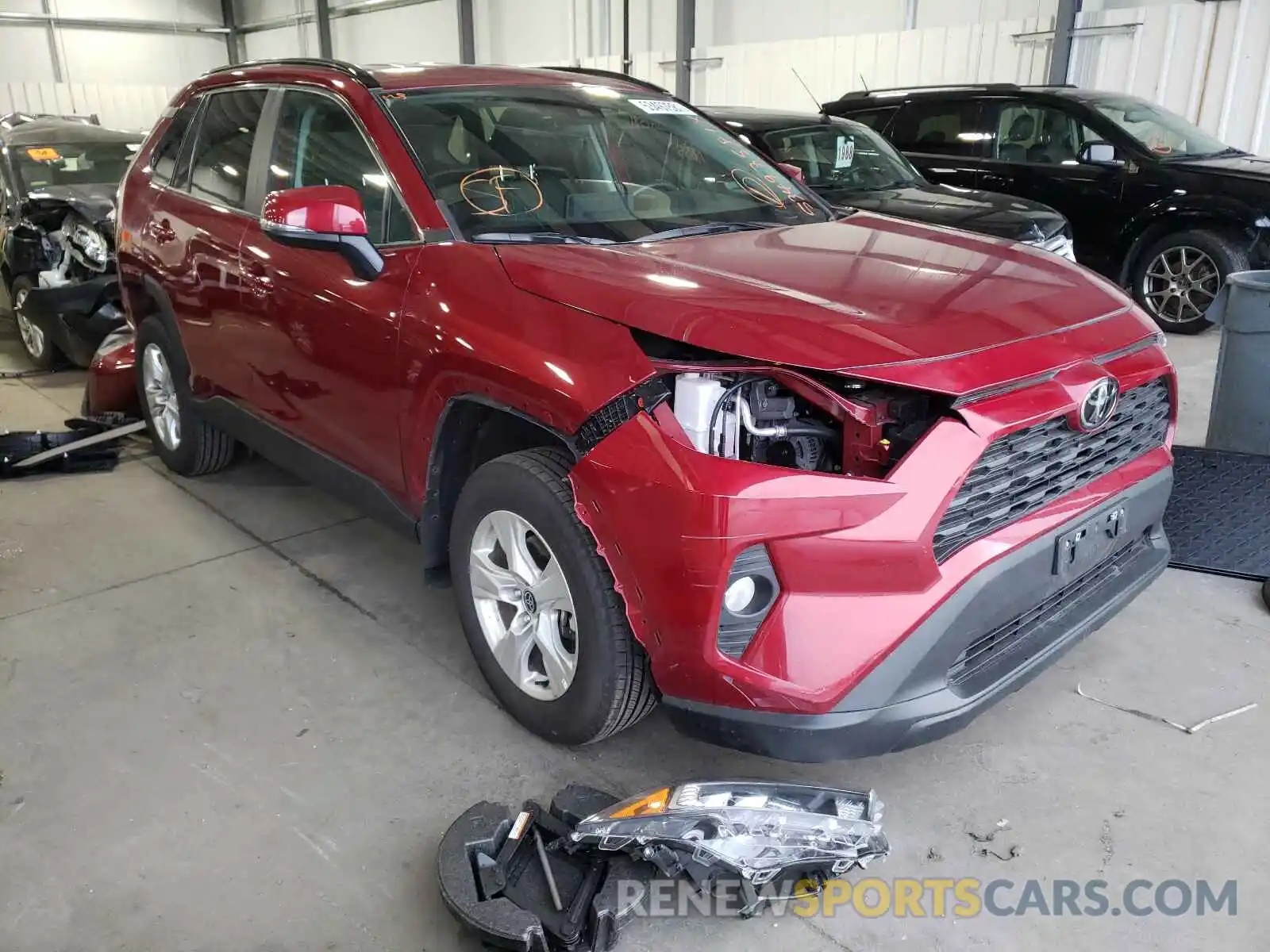 1 Фотография поврежденного автомобиля 2T3P1RFV2MW172051 TOYOTA RAV4 2021