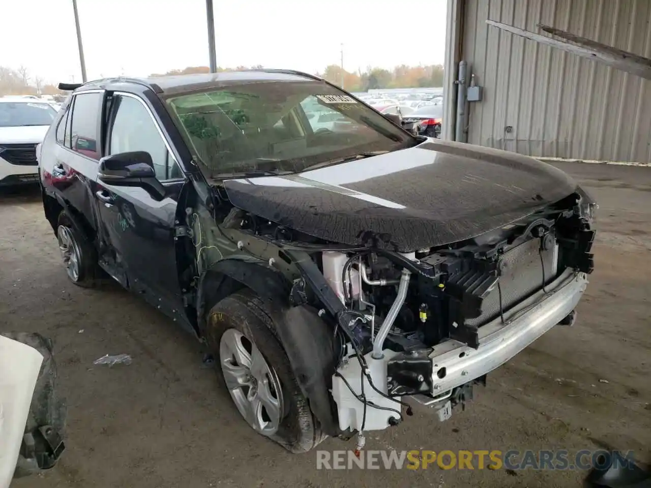 1 Photograph of a damaged car 2T3P1RFV2MW183387 TOYOTA RAV4 2021