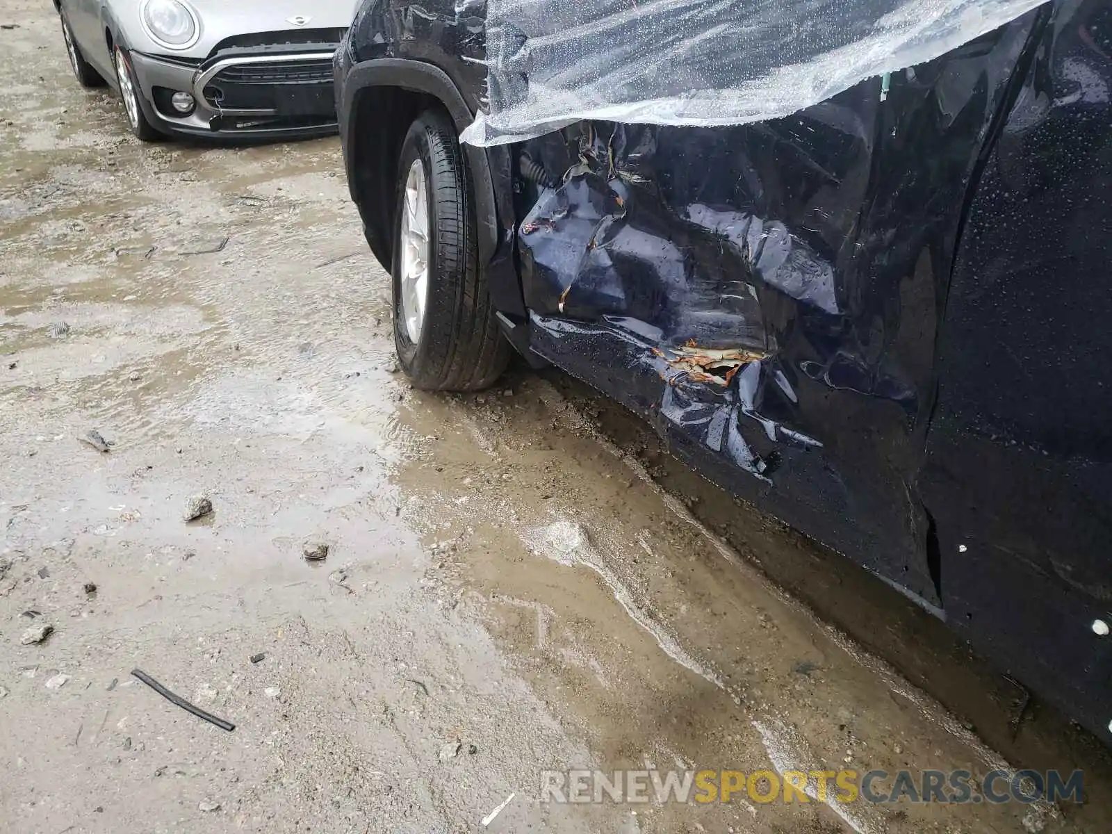 10 Photograph of a damaged car 2T3P1RFV2MW203671 TOYOTA RAV4 2021