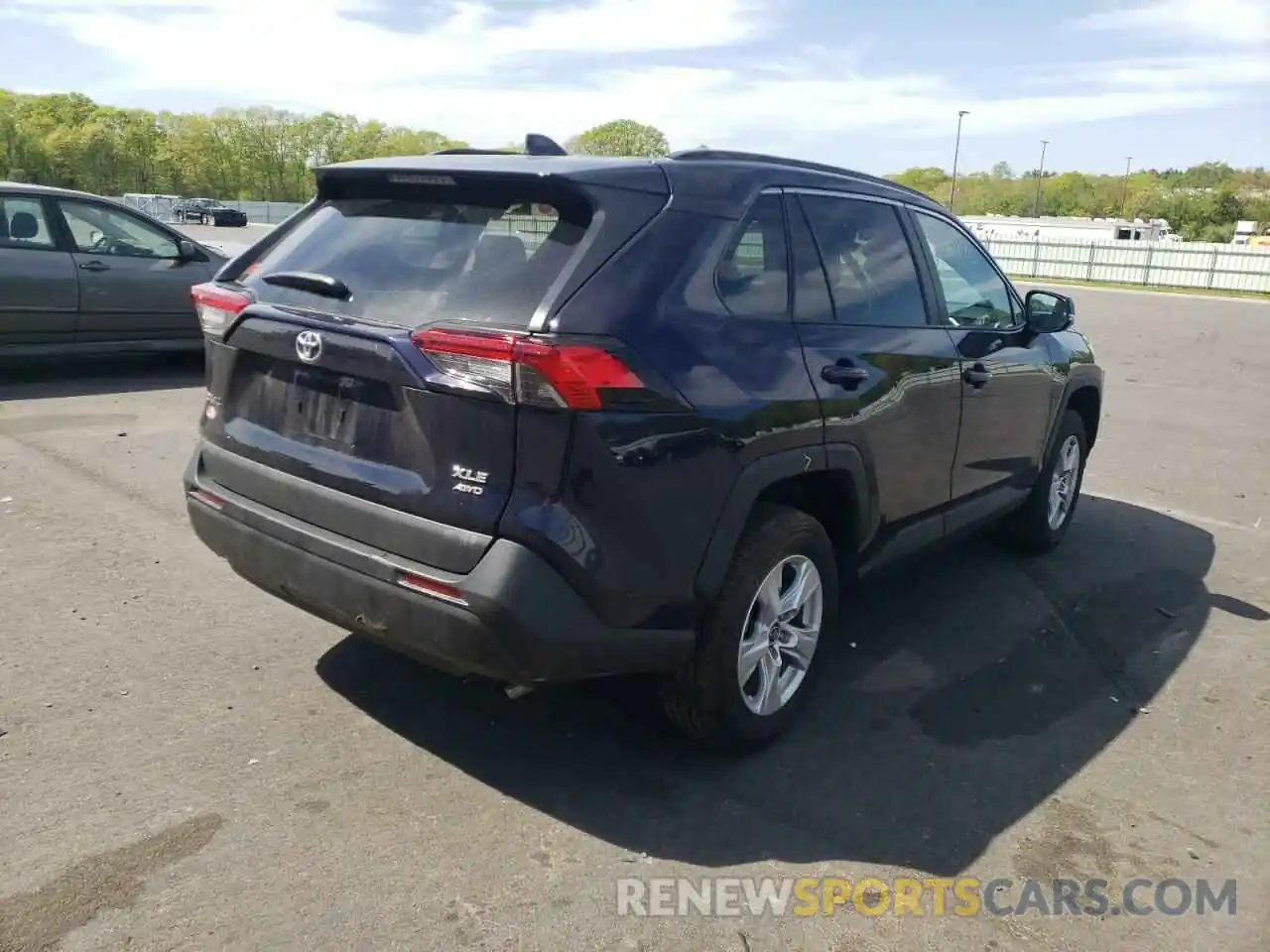 4 Photograph of a damaged car 2T3P1RFV2MW216484 TOYOTA RAV4 2021