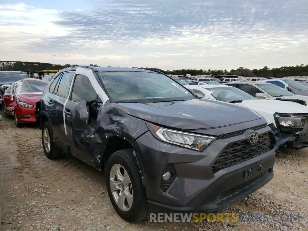 1 Photograph of a damaged car 2T3P1RFV2MW220051 TOYOTA RAV4 2021