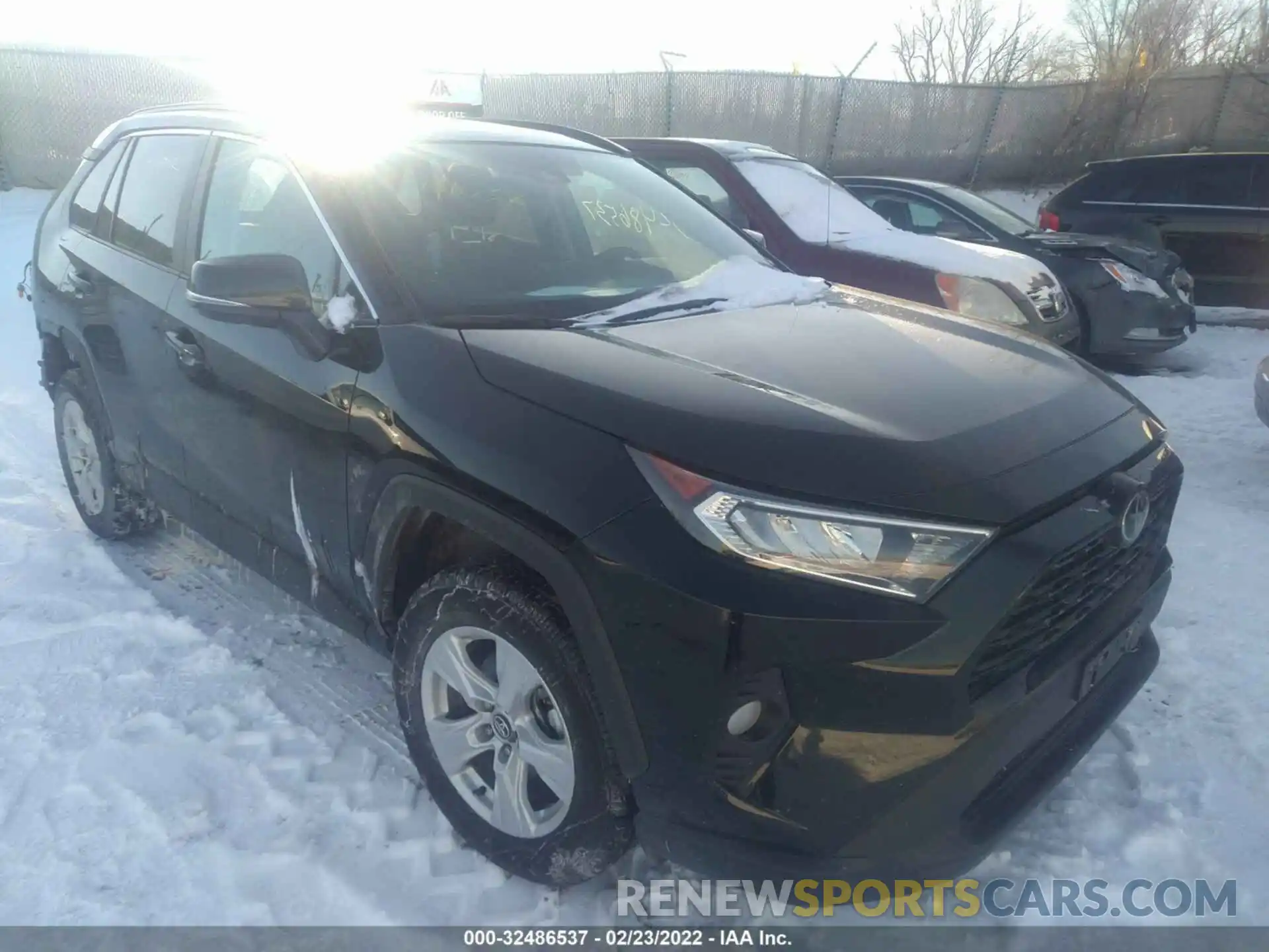 1 Photograph of a damaged car 2T3P1RFV3MC161111 TOYOTA RAV4 2021