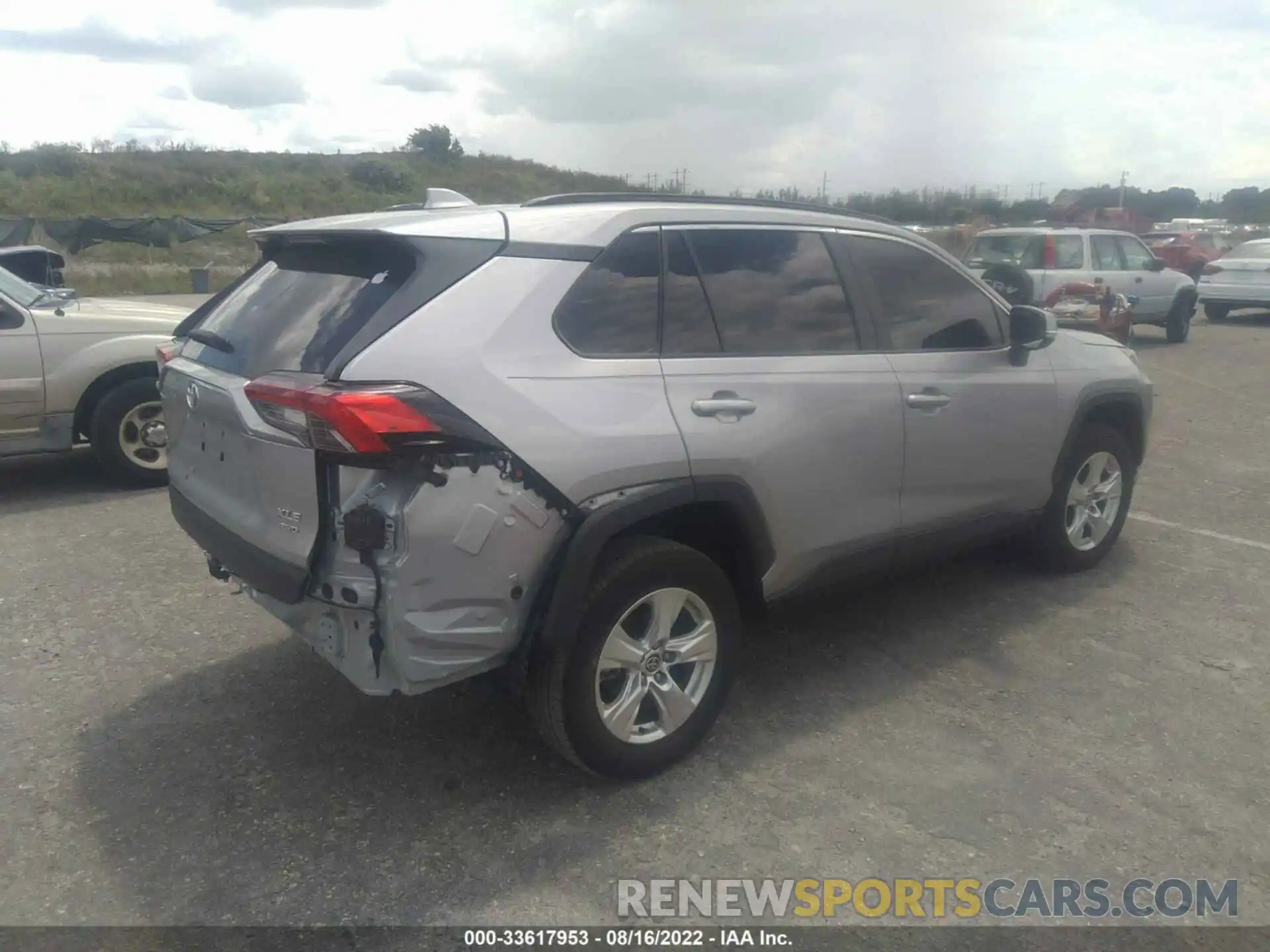 4 Photograph of a damaged car 2T3P1RFV3MC190303 TOYOTA RAV4 2021