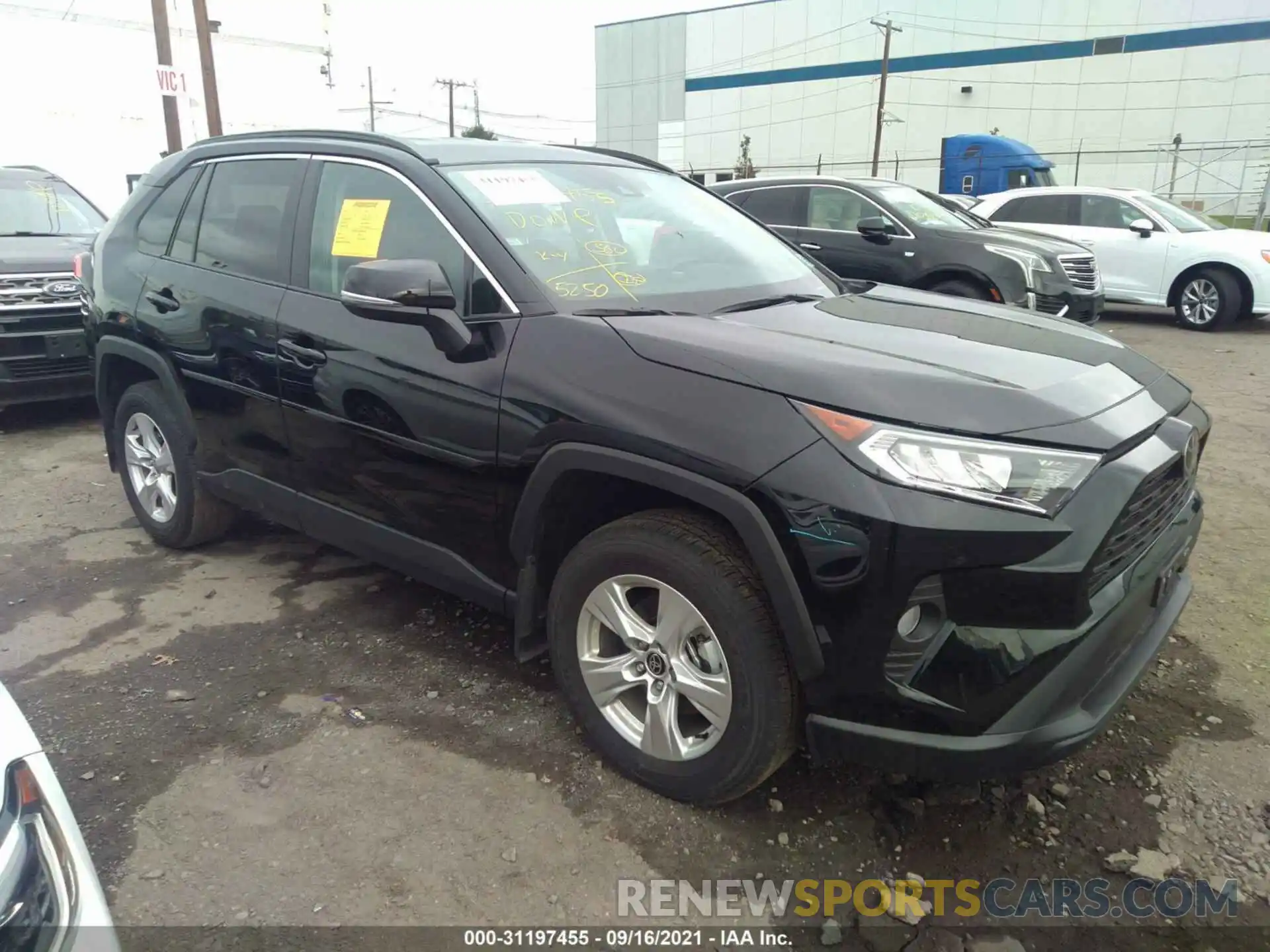 1 Photograph of a damaged car 2T3P1RFV3MC195551 TOYOTA RAV4 2021