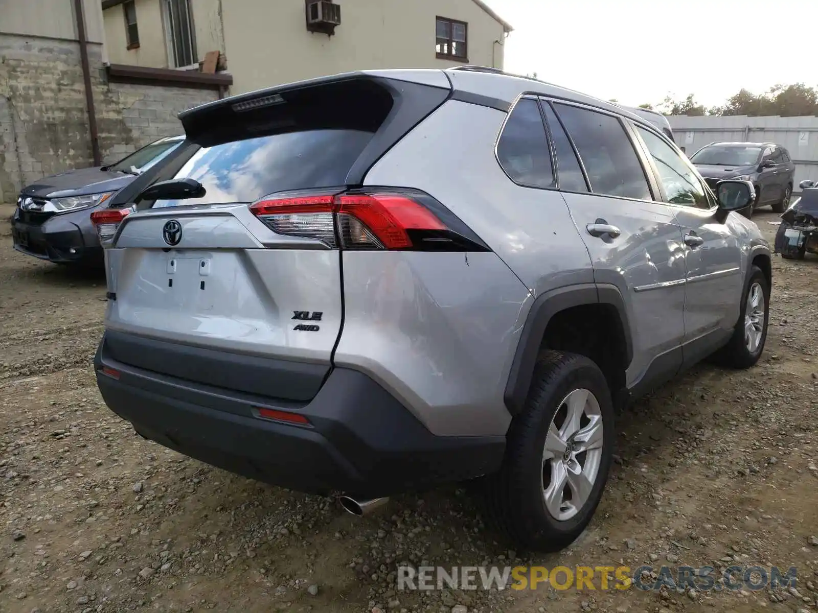 4 Photograph of a damaged car 2T3P1RFV3MC196067 TOYOTA RAV4 2021