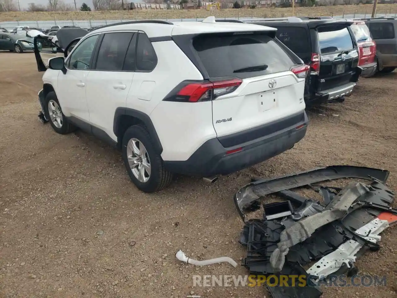 3 Photograph of a damaged car 2T3P1RFV3MC205690 TOYOTA RAV4 2021