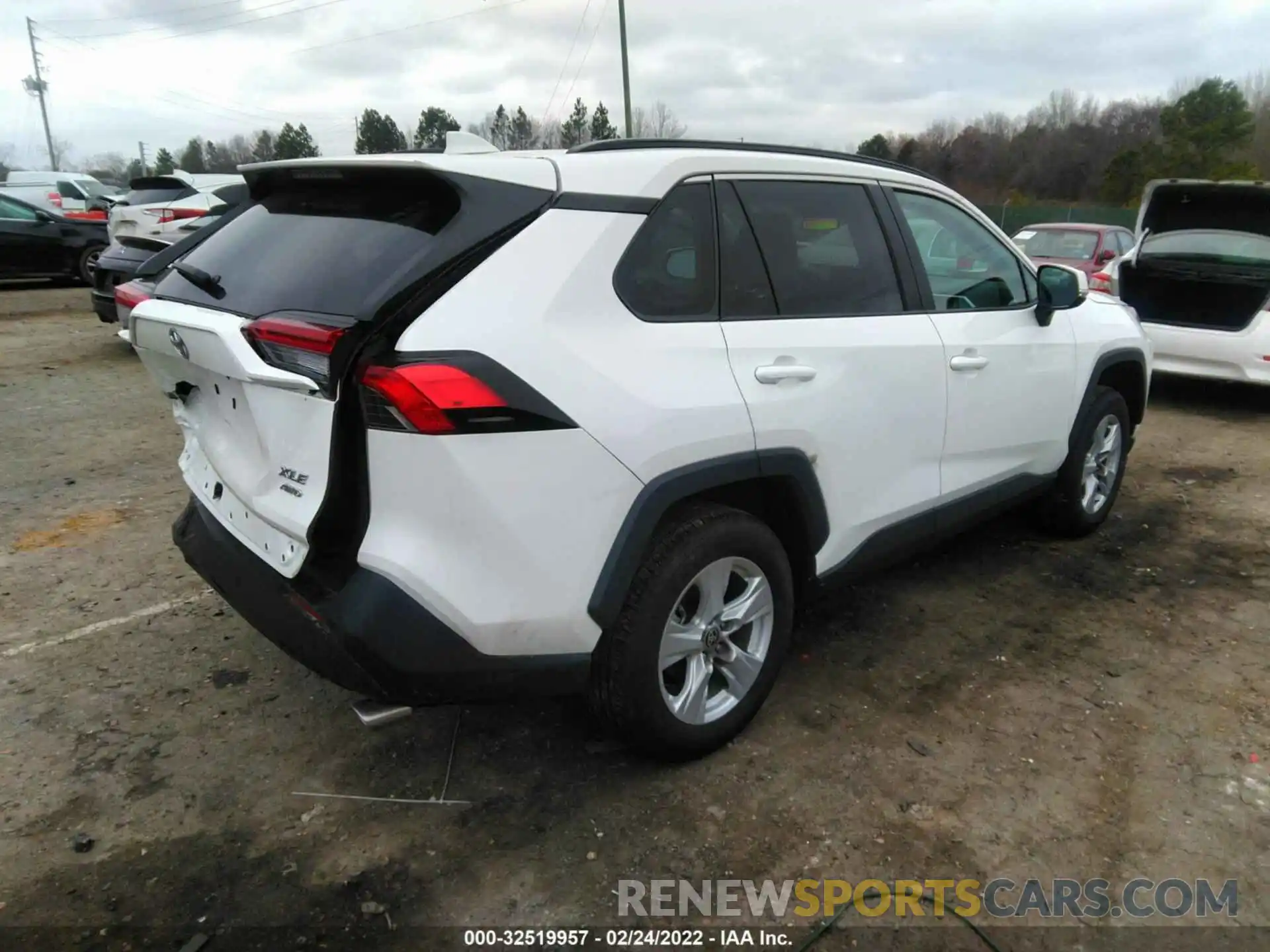 4 Photograph of a damaged car 2T3P1RFV3MC209335 TOYOTA RAV4 2021