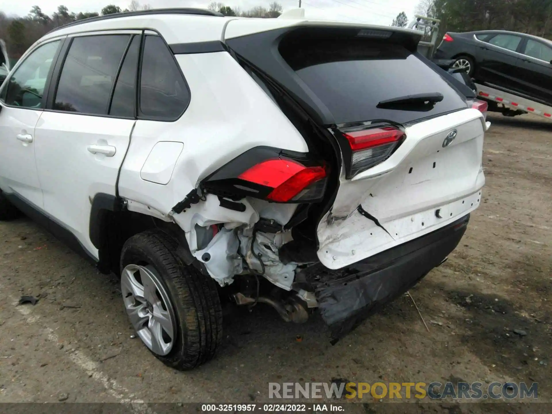 6 Photograph of a damaged car 2T3P1RFV3MC209335 TOYOTA RAV4 2021