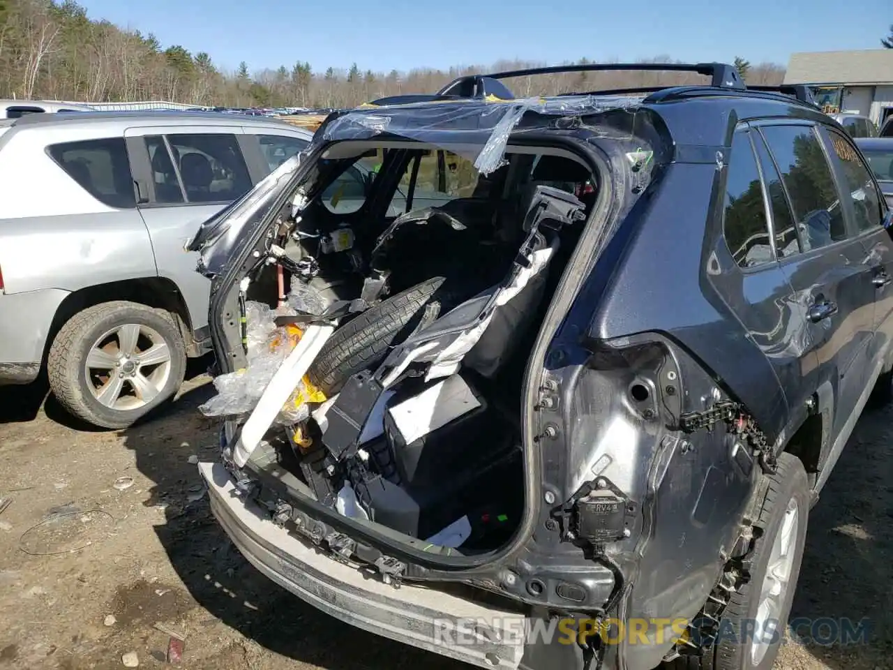 9 Photograph of a damaged car 2T3P1RFV3MC215703 TOYOTA RAV4 2021