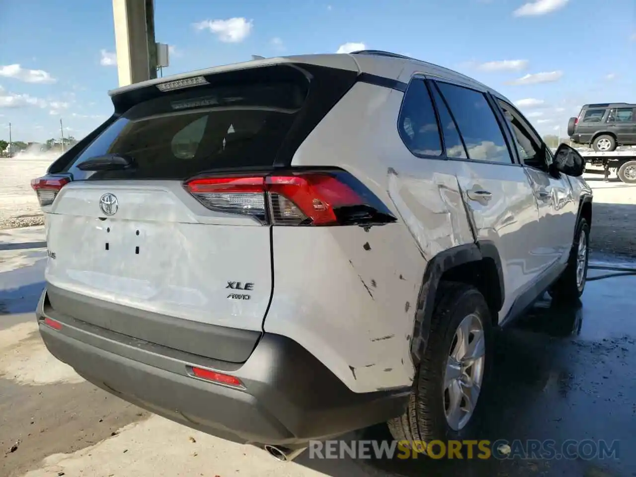 4 Photograph of a damaged car 2T3P1RFV3MC250287 TOYOTA RAV4 2021