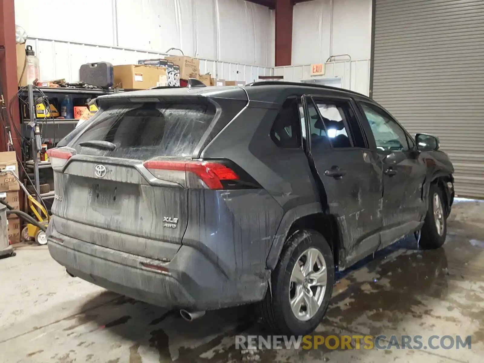 4 Photograph of a damaged car 2T3P1RFV3MW160152 TOYOTA RAV4 2021