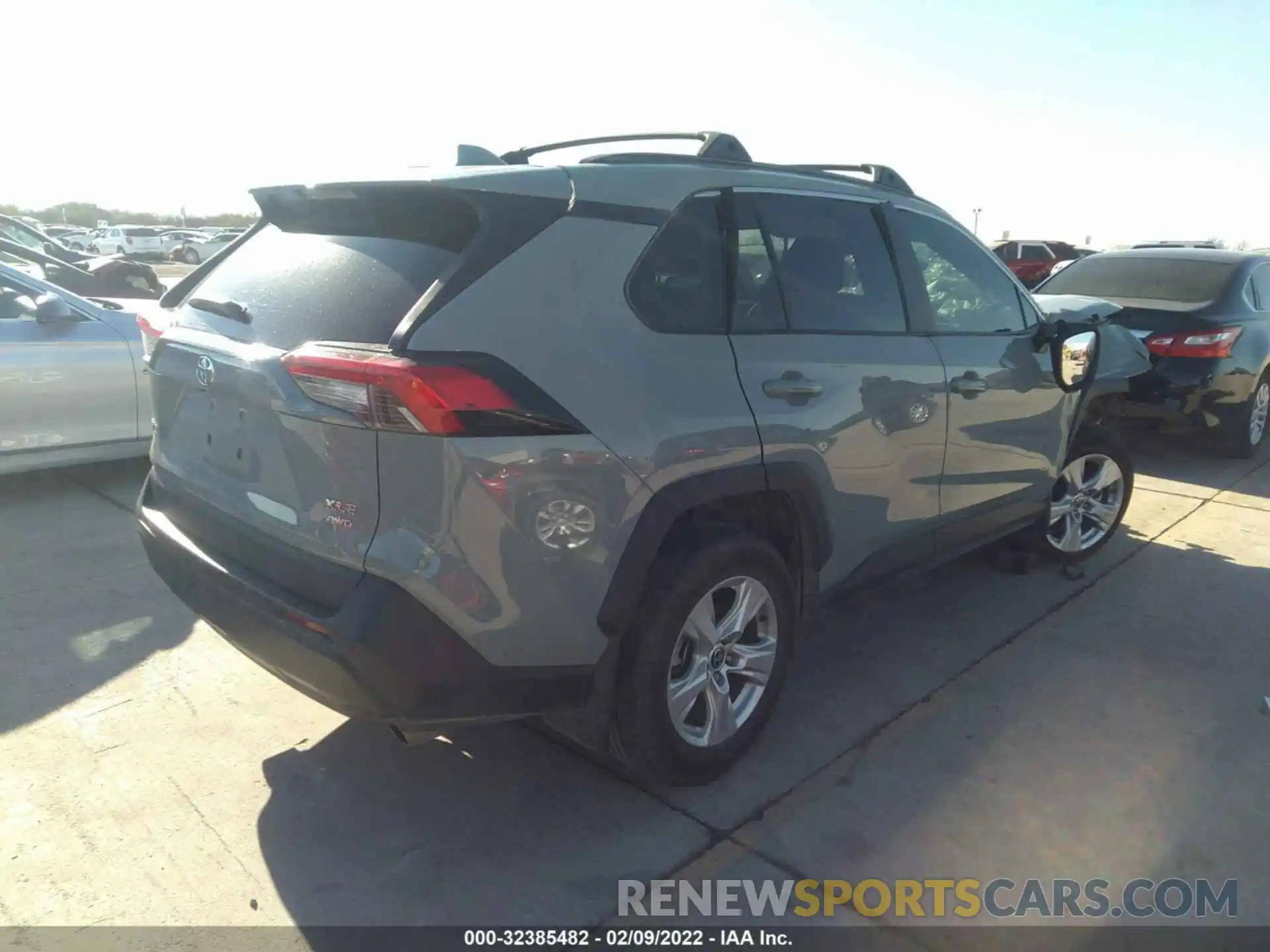 4 Photograph of a damaged car 2T3P1RFV3MW173449 TOYOTA RAV4 2021