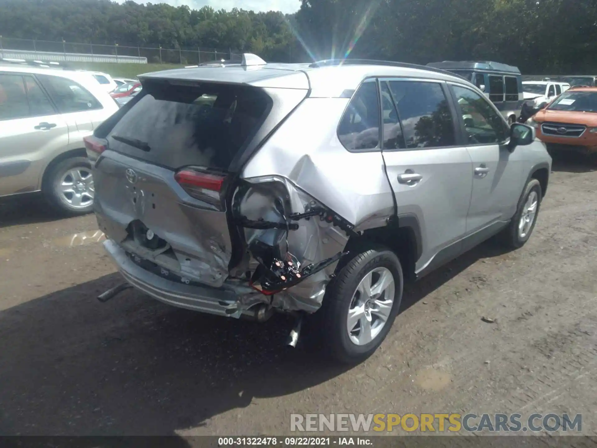 4 Photograph of a damaged car 2T3P1RFV3MW188940 TOYOTA RAV4 2021