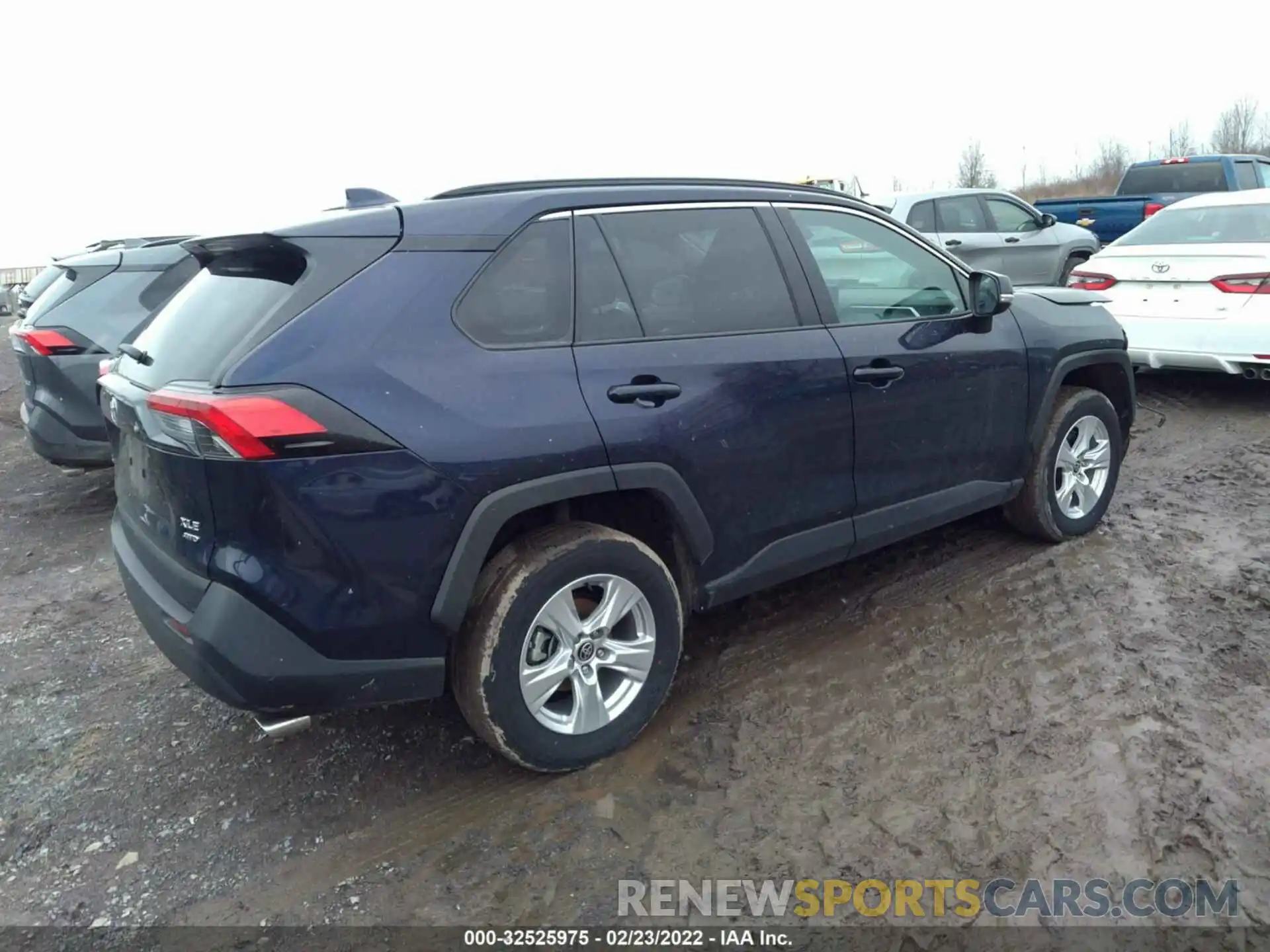 4 Photograph of a damaged car 2T3P1RFV3MW193202 TOYOTA RAV4 2021