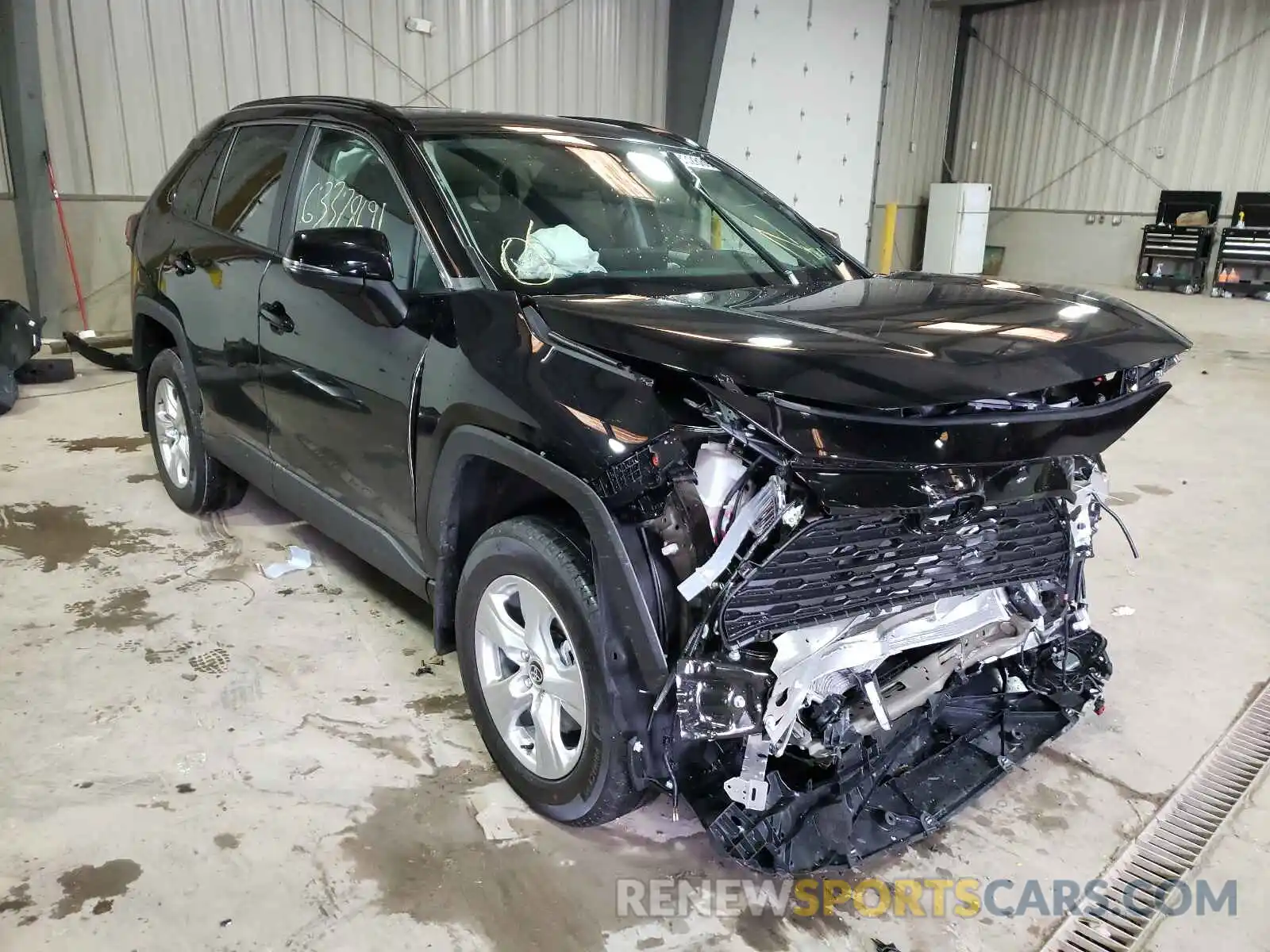 1 Photograph of a damaged car 2T3P1RFV3MW231656 TOYOTA RAV4 2021