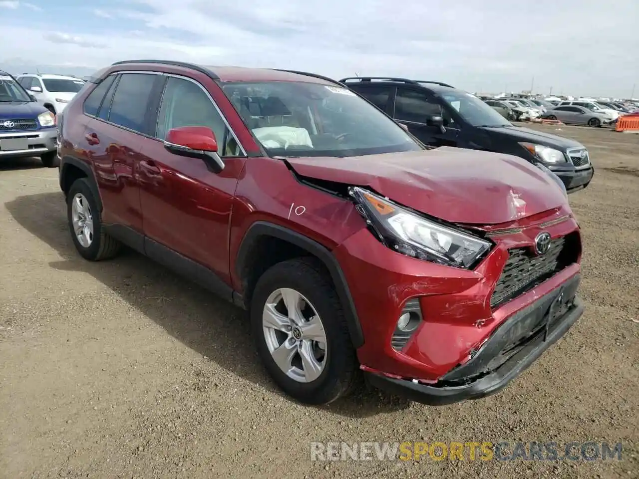 1 Photograph of a damaged car 2T3P1RFV3MW242785 TOYOTA RAV4 2021