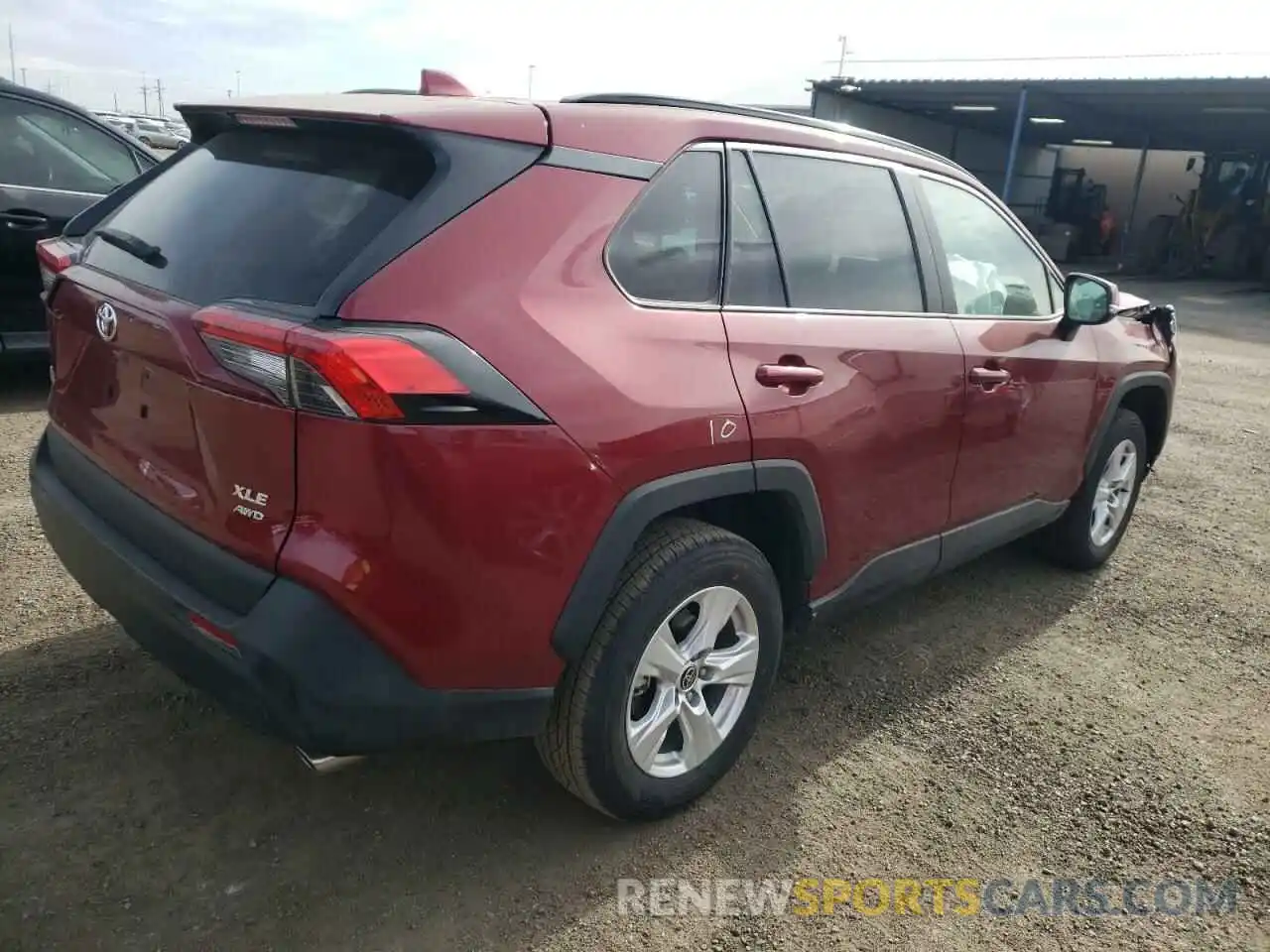 4 Photograph of a damaged car 2T3P1RFV3MW242785 TOYOTA RAV4 2021