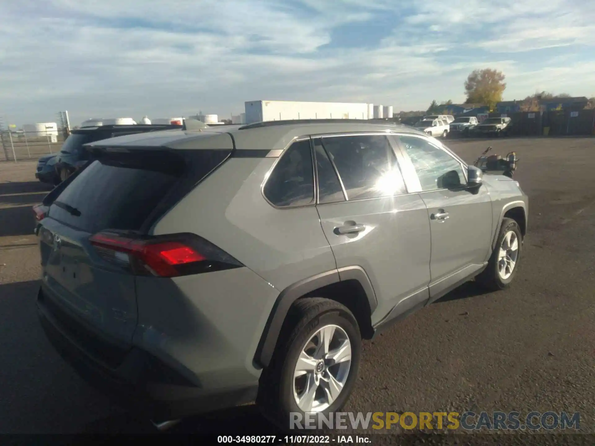 4 Photograph of a damaged car 2T3P1RFV4MC143846 TOYOTA RAV4 2021