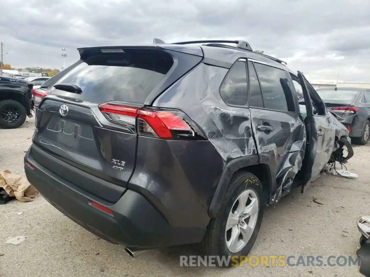 4 Photograph of a damaged car 2T3P1RFV4MC144933 TOYOTA RAV4 2021