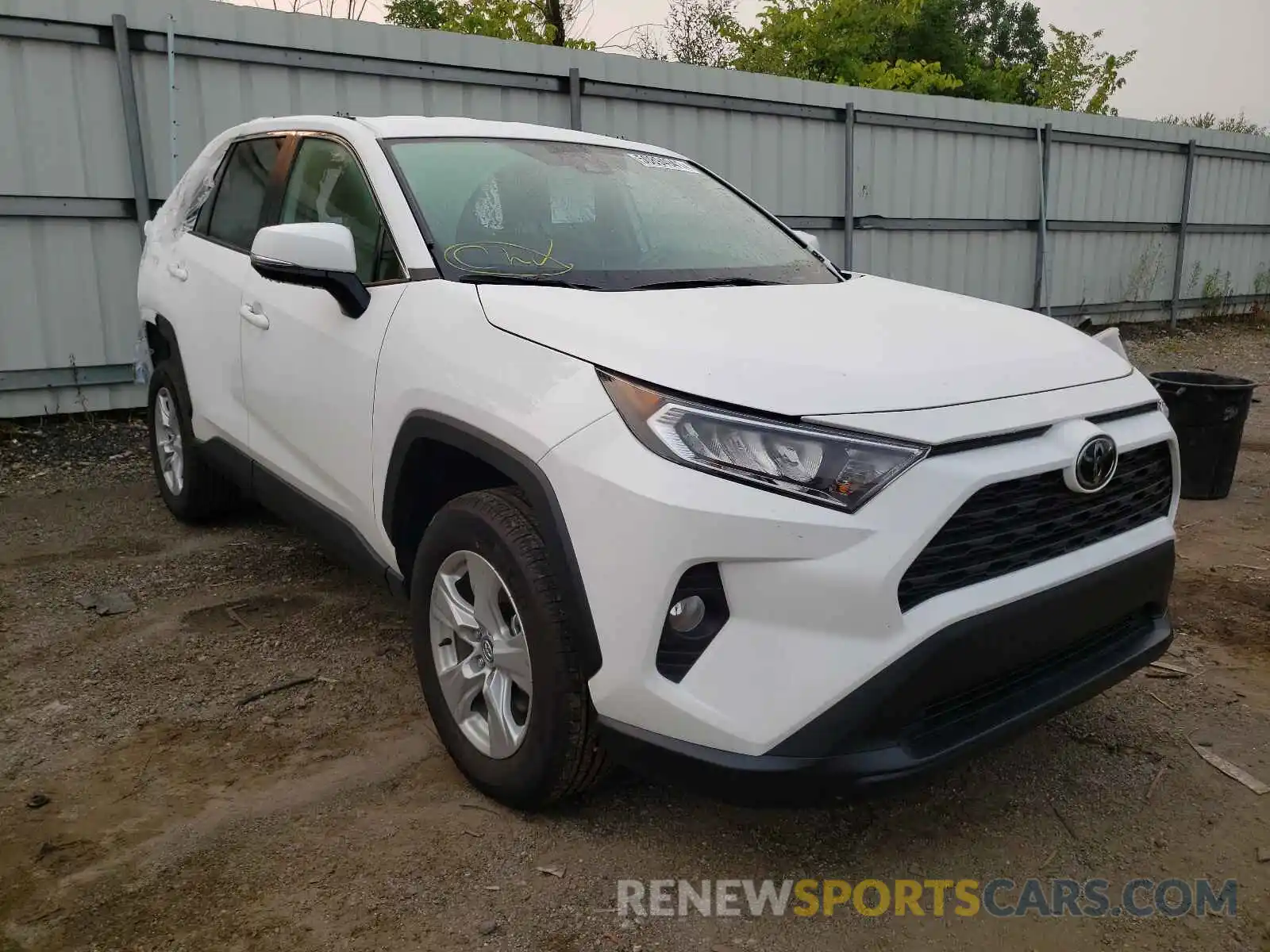 1 Photograph of a damaged car 2T3P1RFV4MC156645 TOYOTA RAV4 2021