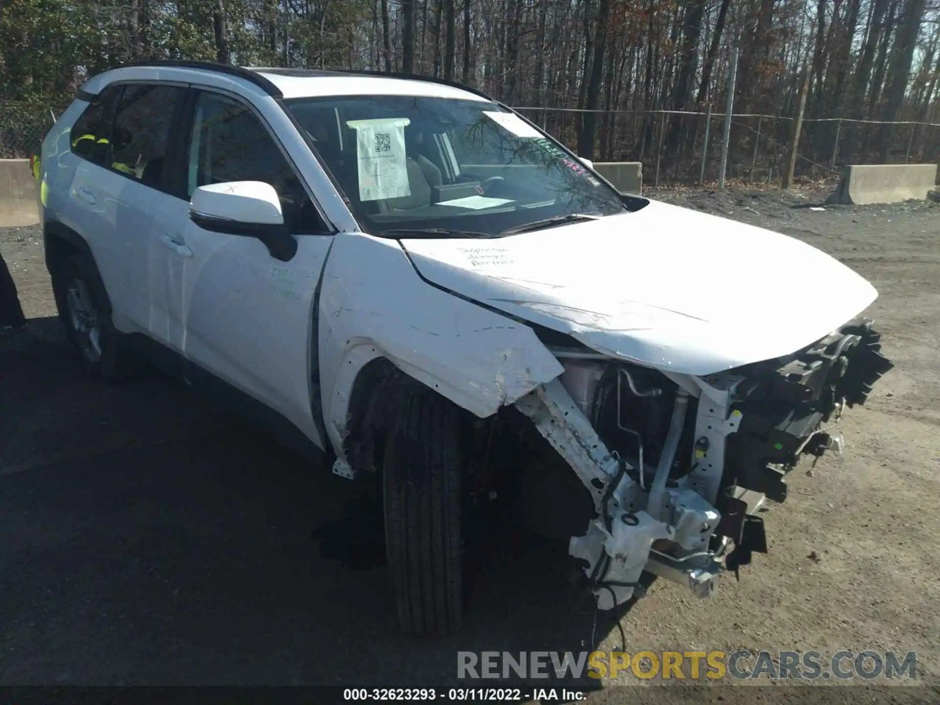 1 Photograph of a damaged car 2T3P1RFV4MC158475 TOYOTA RAV4 2021