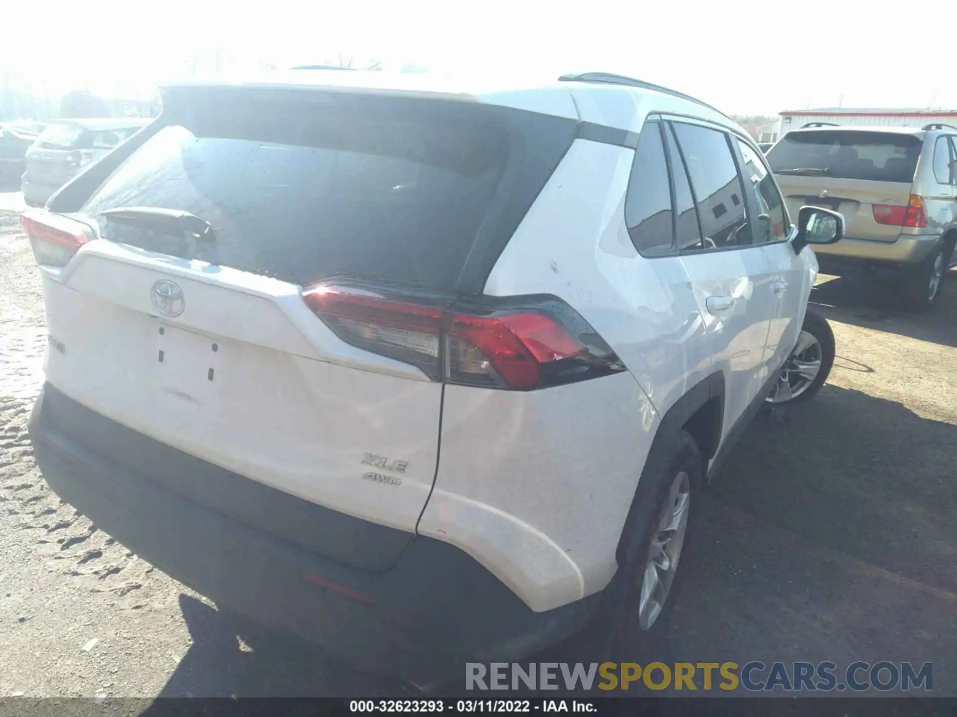 4 Photograph of a damaged car 2T3P1RFV4MC158475 TOYOTA RAV4 2021