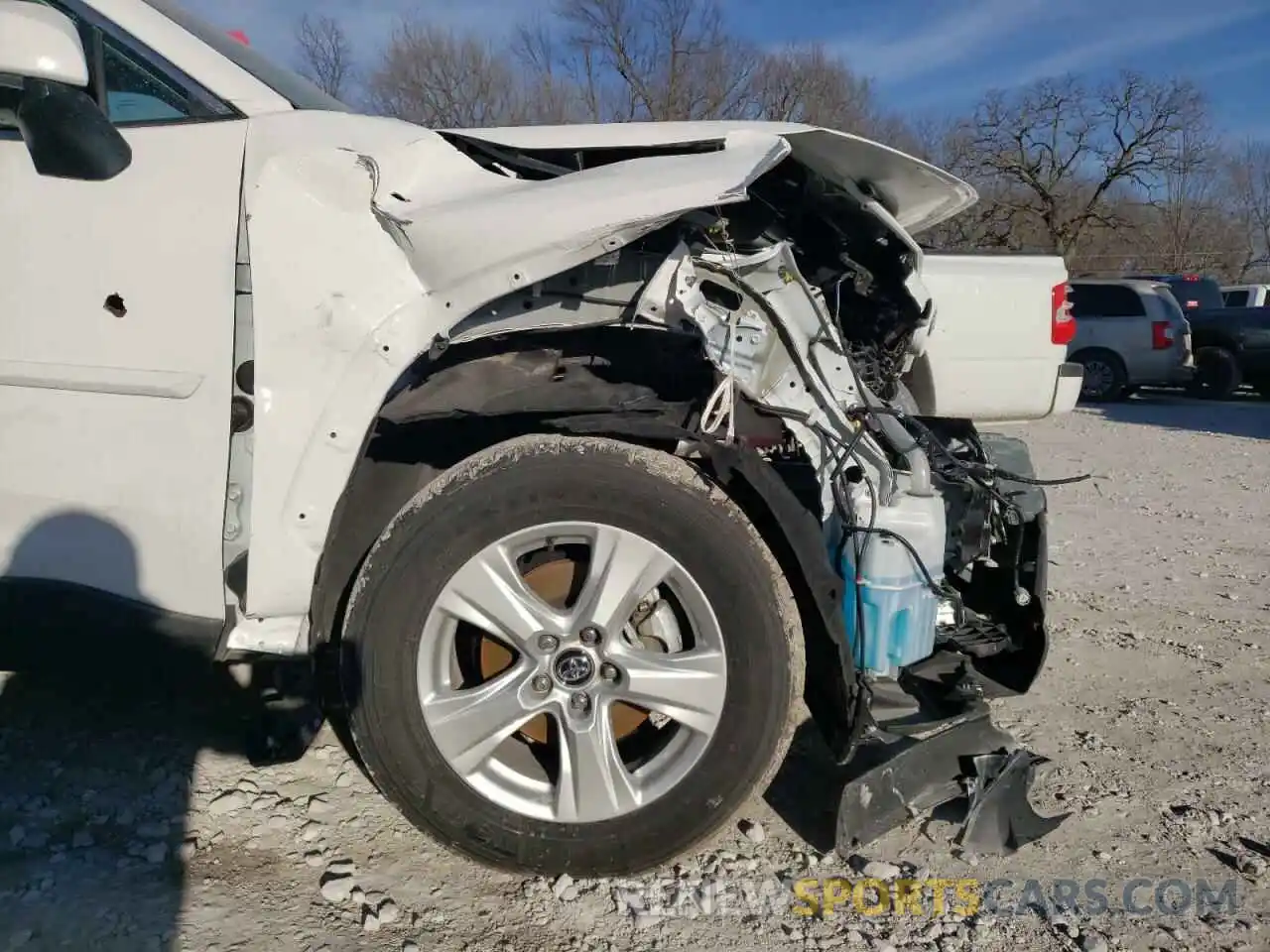 9 Photograph of a damaged car 2T3P1RFV4MC165037 TOYOTA RAV4 2021