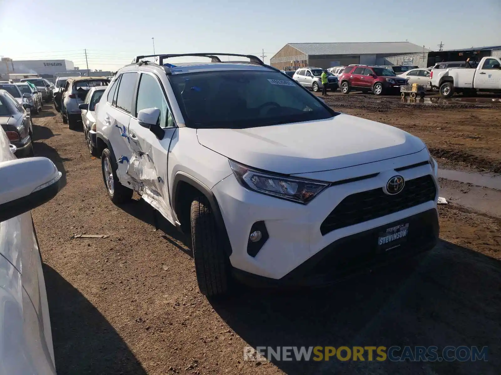 1 Photograph of a damaged car 2T3P1RFV4MC166219 TOYOTA RAV4 2021