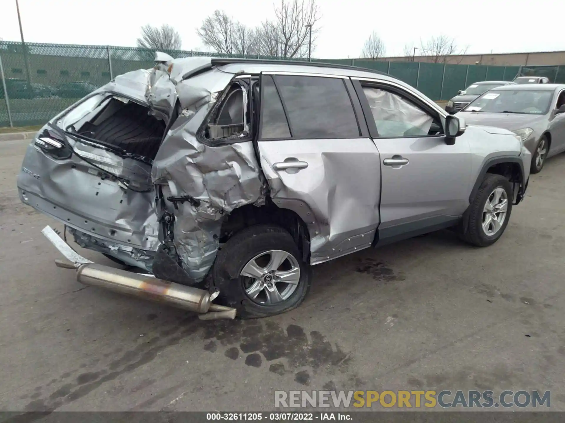 4 Photograph of a damaged car 2T3P1RFV4MC166642 TOYOTA RAV4 2021