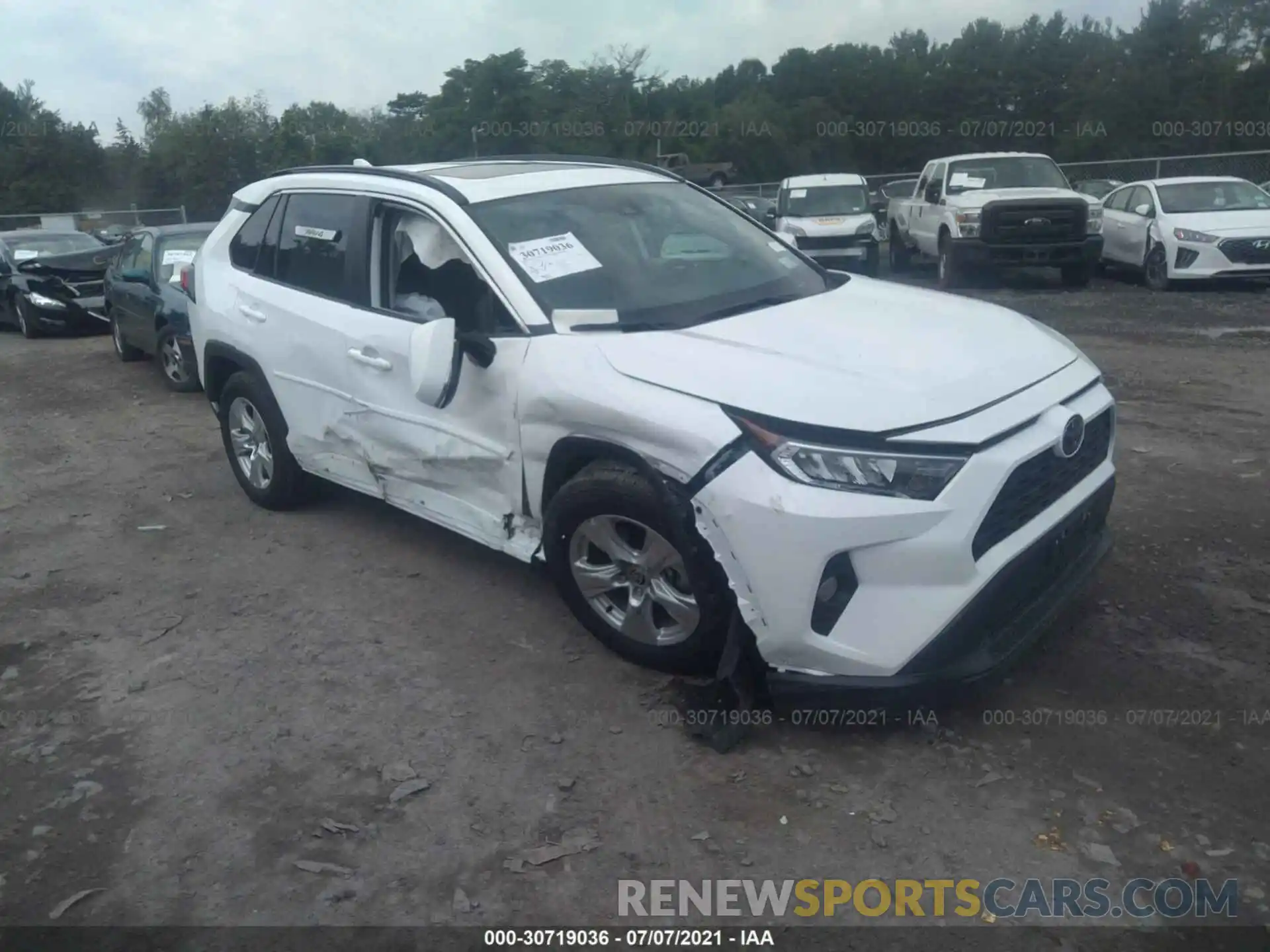 1 Photograph of a damaged car 2T3P1RFV4MC185658 TOYOTA RAV4 2021