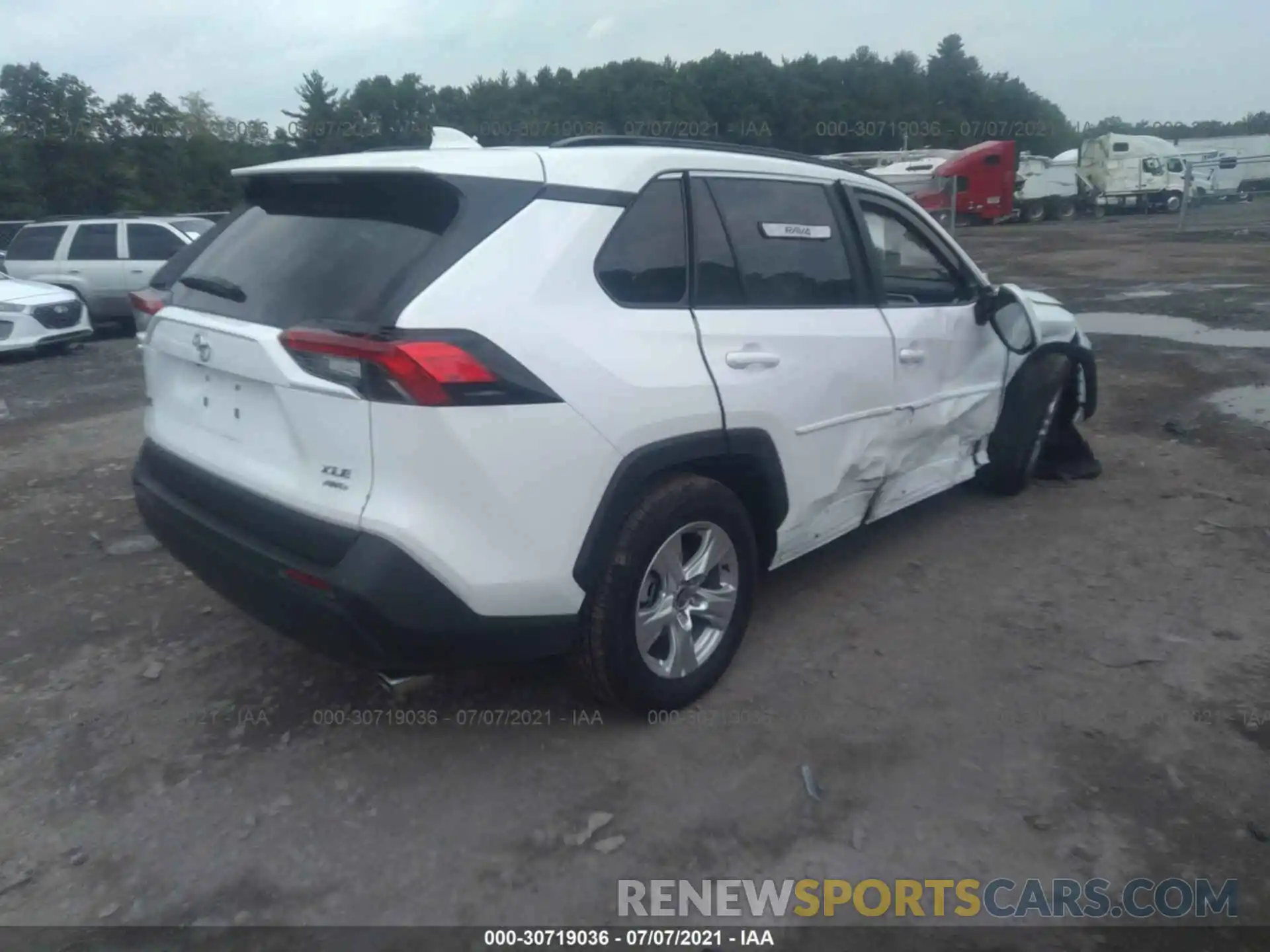 4 Photograph of a damaged car 2T3P1RFV4MC185658 TOYOTA RAV4 2021