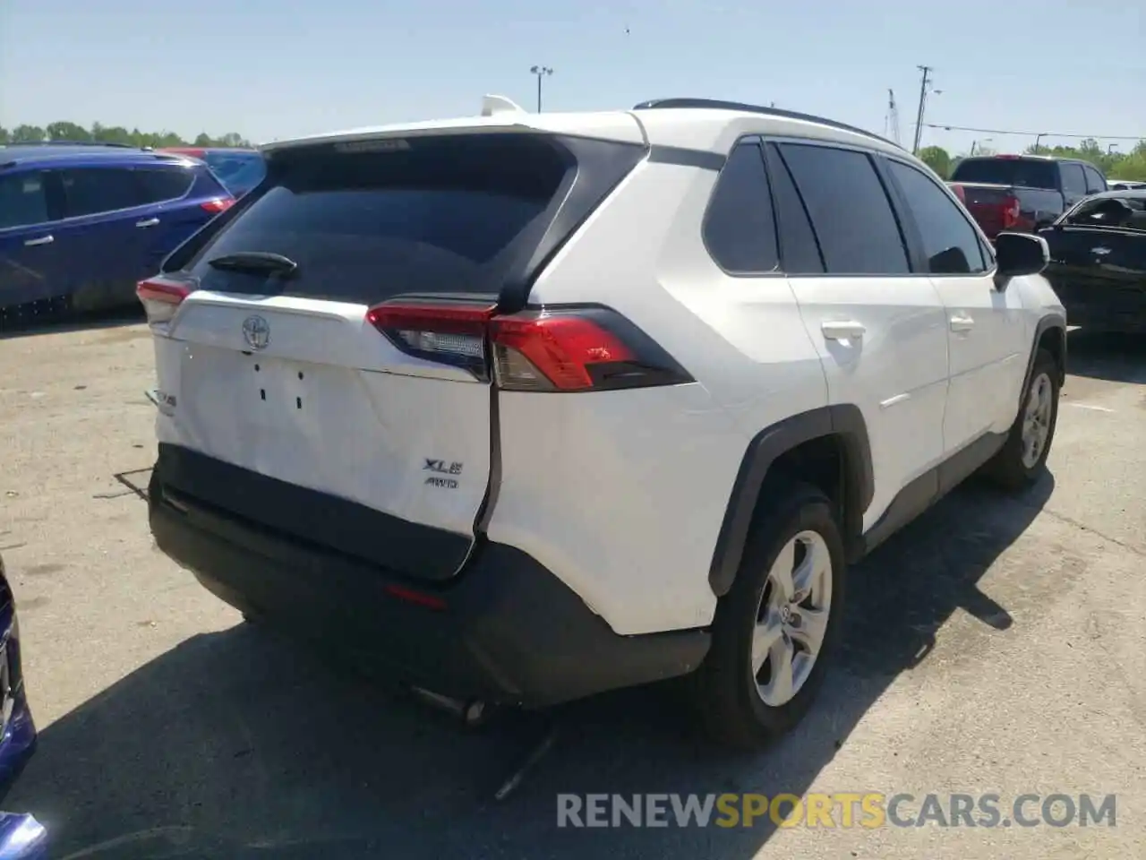 4 Photograph of a damaged car 2T3P1RFV4MC190455 TOYOTA RAV4 2021