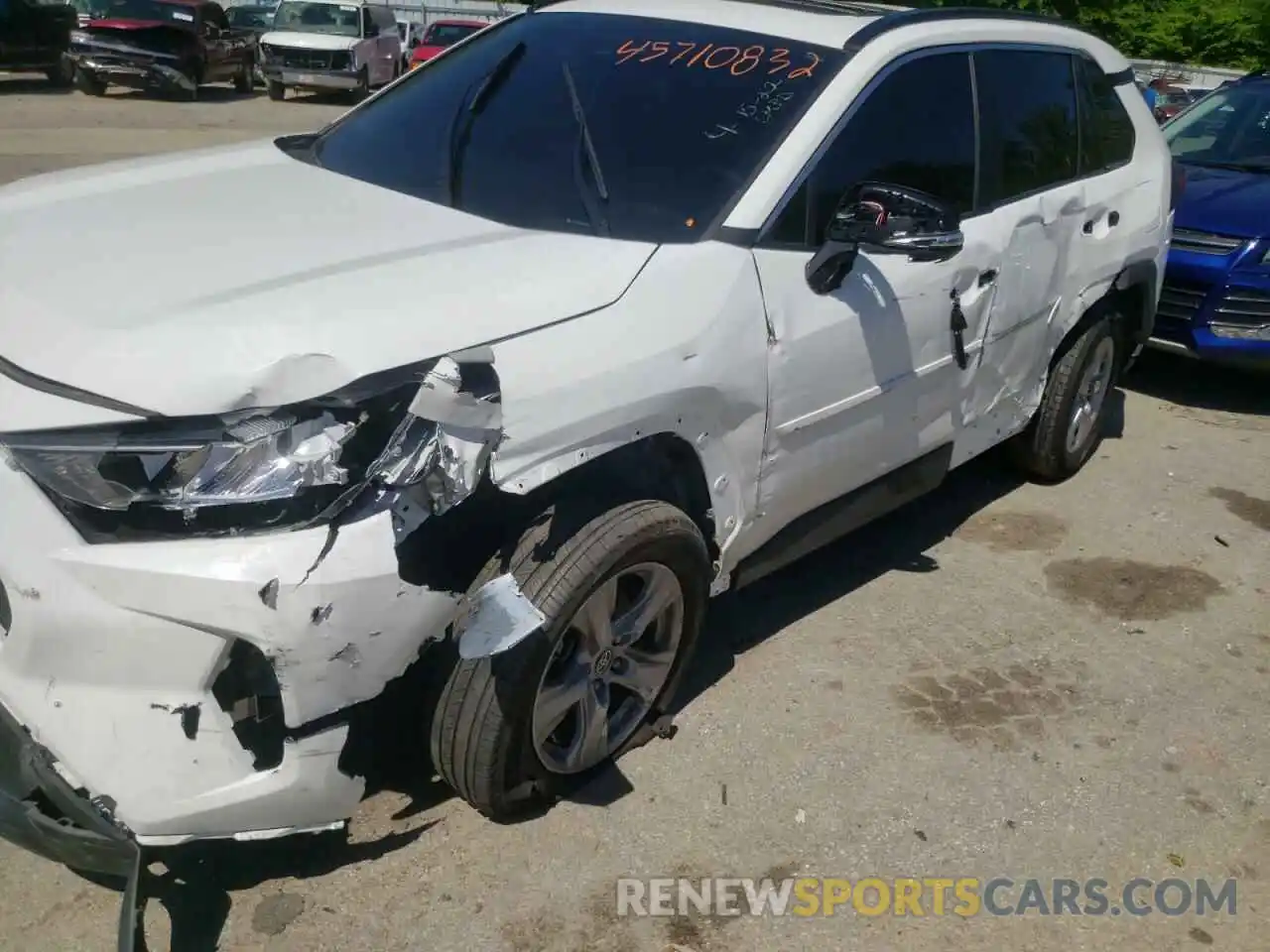 9 Photograph of a damaged car 2T3P1RFV4MC190455 TOYOTA RAV4 2021