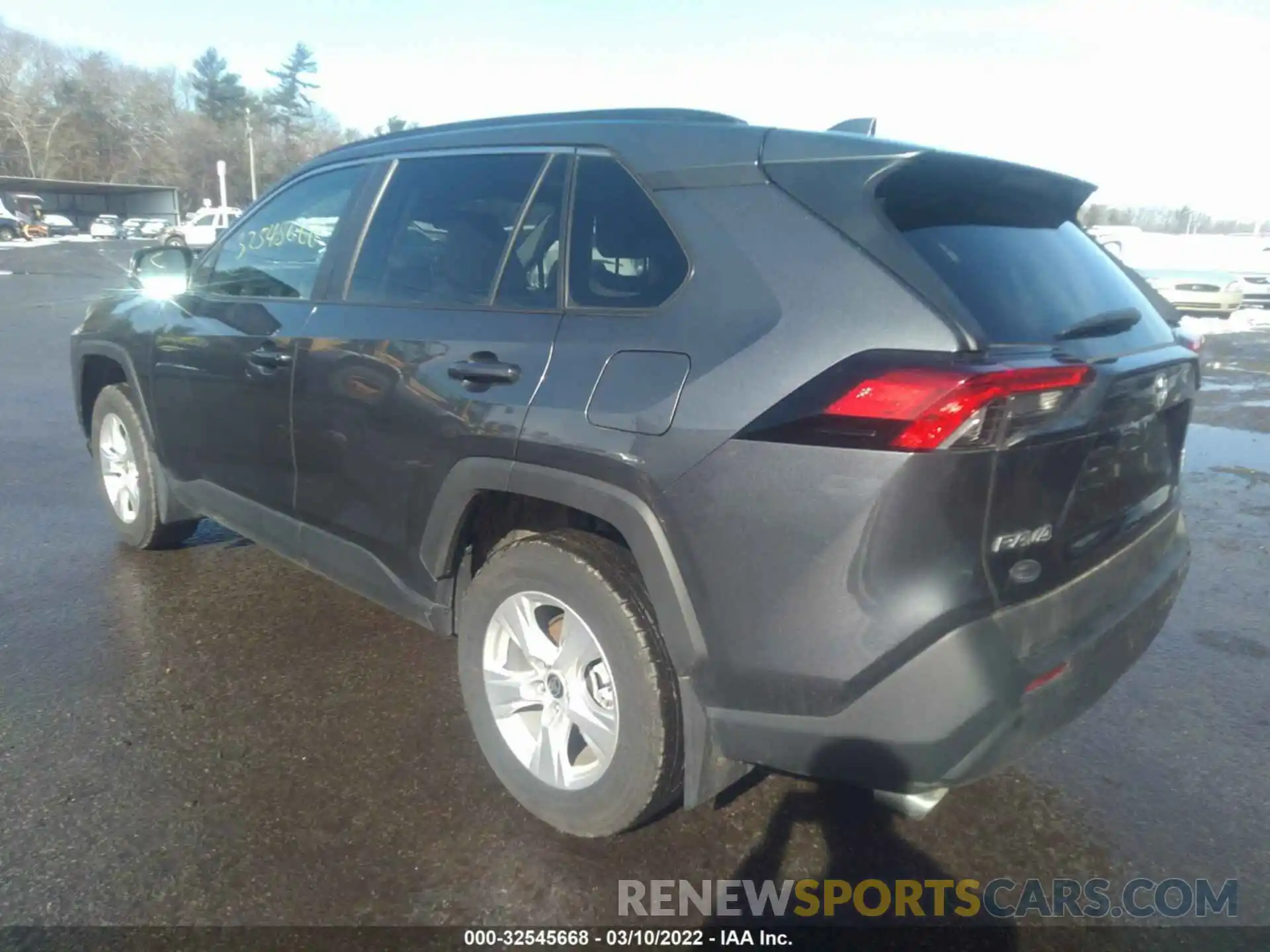 3 Photograph of a damaged car 2T3P1RFV4MC200207 TOYOTA RAV4 2021