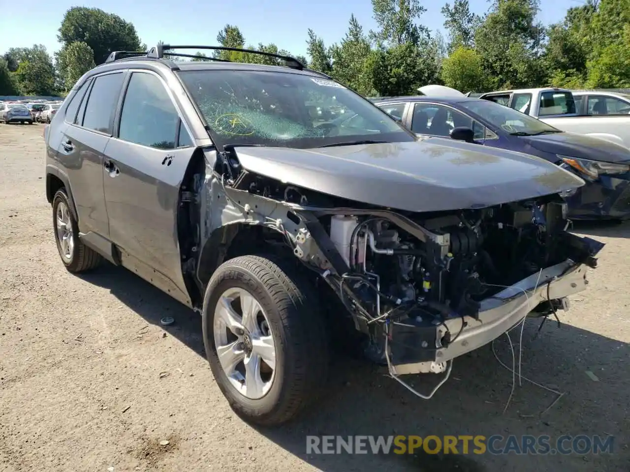 1 Photograph of a damaged car 2T3P1RFV4MC231120 TOYOTA RAV4 2021