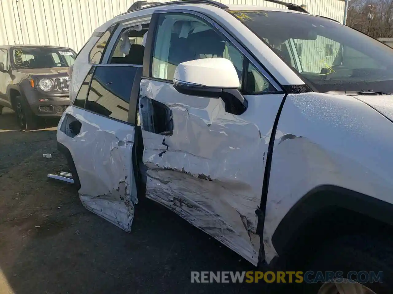 9 Photograph of a damaged car 2T3P1RFV4MC232428 TOYOTA RAV4 2021