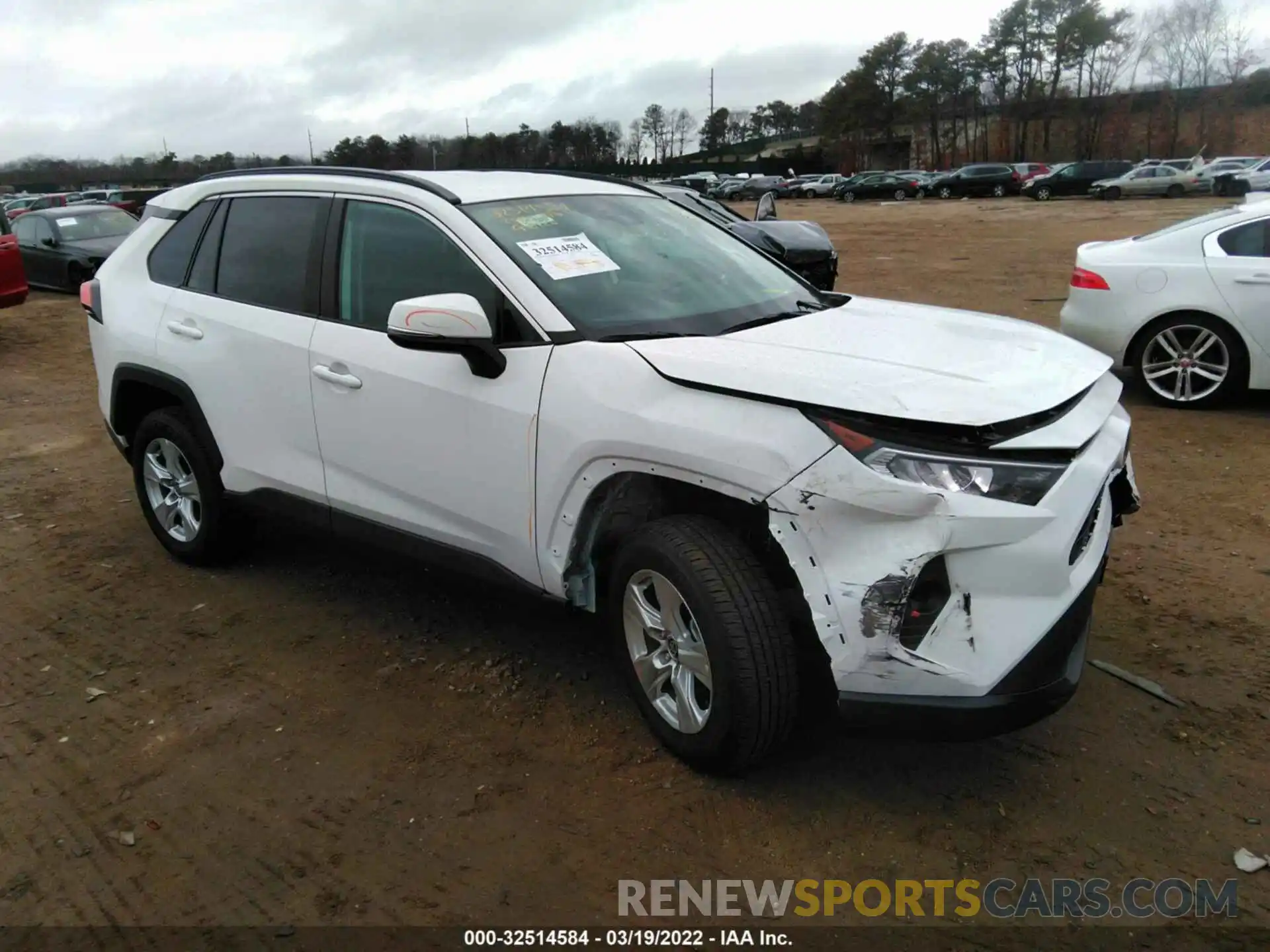 1 Photograph of a damaged car 2T3P1RFV4MC235586 TOYOTA RAV4 2021